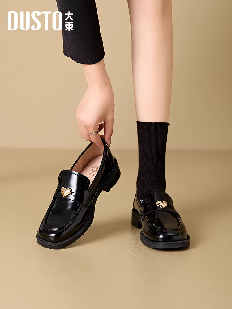 Giày lười kiểu Anh Dadong dành cho nữ 2025, giày nữ đa năng mới, giày da bóng đơn màu đen đế dày, kiểu lười, giày da nhỏ