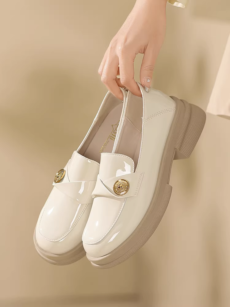 Giày lười đế dày màu đen Dadong dành cho nữ 2025, mẫu mới thu đông, giày đơn phong cách Anh, gót dày kiểu Nhật, giày da nhỏ gọn.