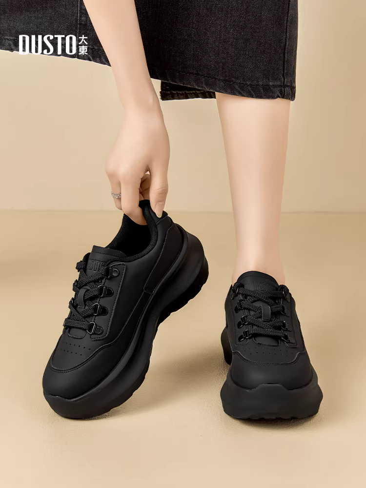 Giày thể thao đế dày tăng chiều cao Dadong đa năng mũi tròn màu trắng dành cho nữ, mẫu giày thu đông 2025 mới thịnh hành, giày thể thao đế dày tăng chiều cao dành cho nữ.