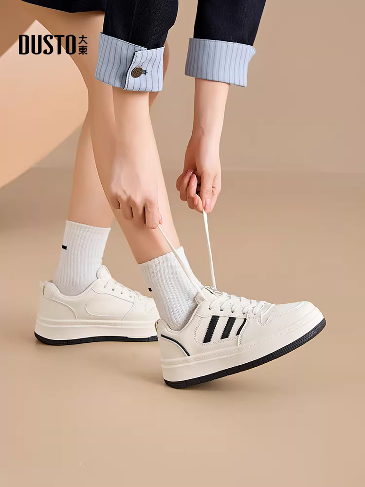Giày thể thao đế dày màu trắng Dadong dành cho nữ, giày mùa thu đông mới 2025, giày thể thao cao cấp, giày thể thao đa năng, phong cách thường ngày dành cho nữ.