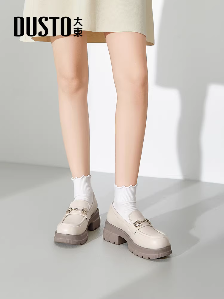 Giày da nữ đế dày tăng chiều cao kiểu Anh mùa thu đông 2025, đa năng, màu đen, kiểu lười, gót dày