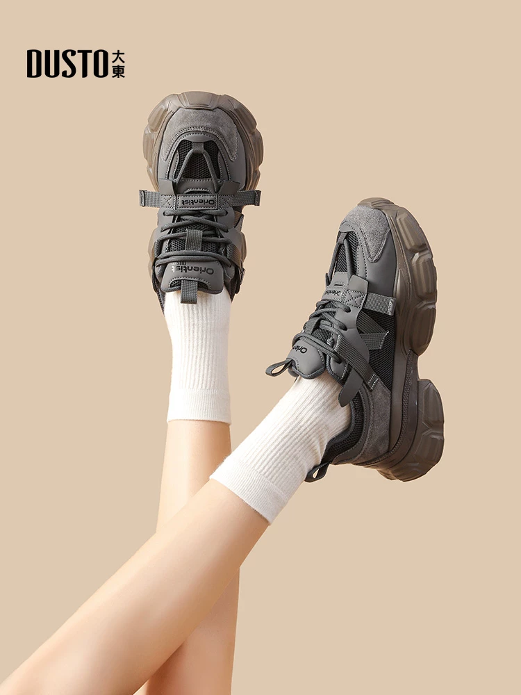 Giày bố đế dày dành cho nữ, kiểu dáng mới thịnh hành năm 2025, mùa thu đông, thoáng khí và mỏng nhẹ, tăng chiều cao, phù hợp phối cùng chân váy.