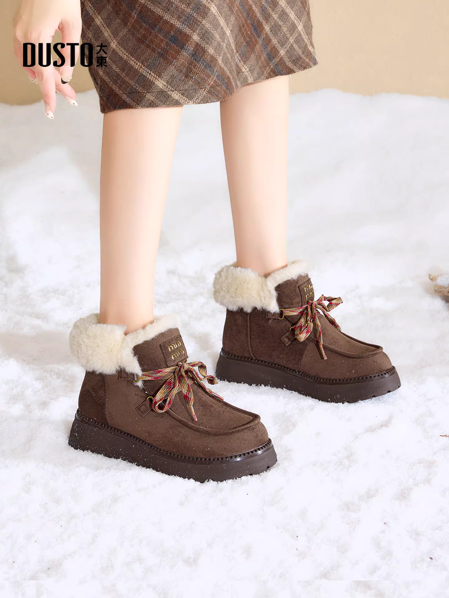 Giày bốt nữ lót lông cừu mùa đông 2025 mới, chống thấm nước, chống trơn trượt, đế dày, giữ ấm, kiểu lông thú, chất liệu cotton dành cho nữ