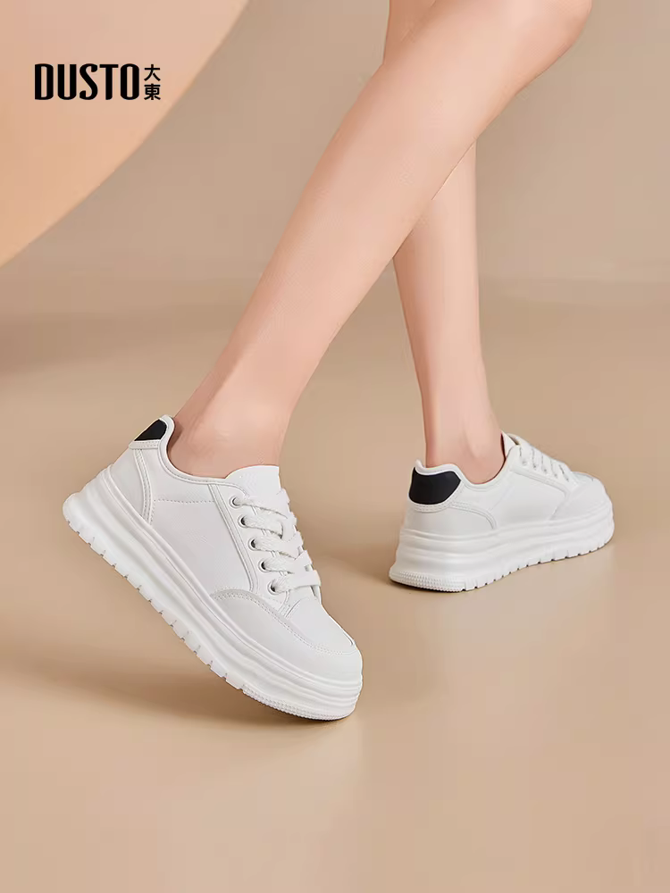 Giày thể thao đế dày màu trắng Dadong dành cho nữ, mẫu giày thể thao mùa thu đông 2025 mới phổ biến, giày trắng đa năng dành cho nữ.