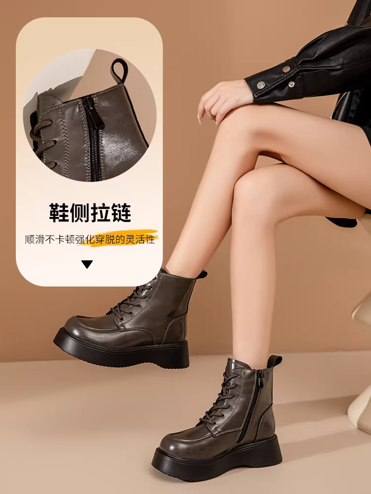 Giày bốt Martin đế dày màu đen Dadong dành cho nữ, kiểu Anh mới mùa thu đông 2025, bốt ngắn rất thời trang có lớp lót lông cừu dành cho nữ.