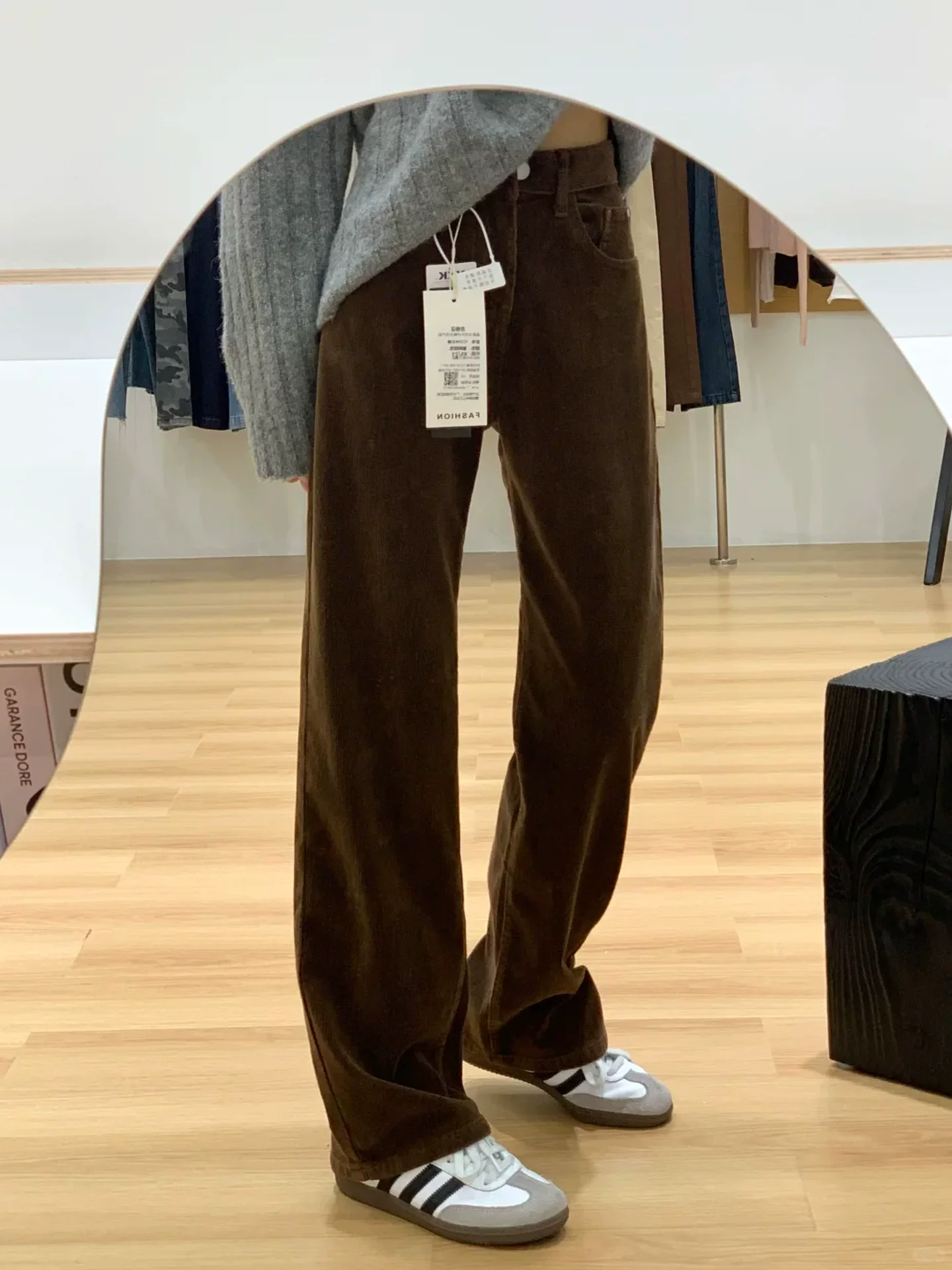 Quần âu nữ ống đứng chất liệu nhung tăm lót lông dày màu cà phê, mùa đông, size lớn, cạp cao, dáng rộng, chất liệu mềm mại.