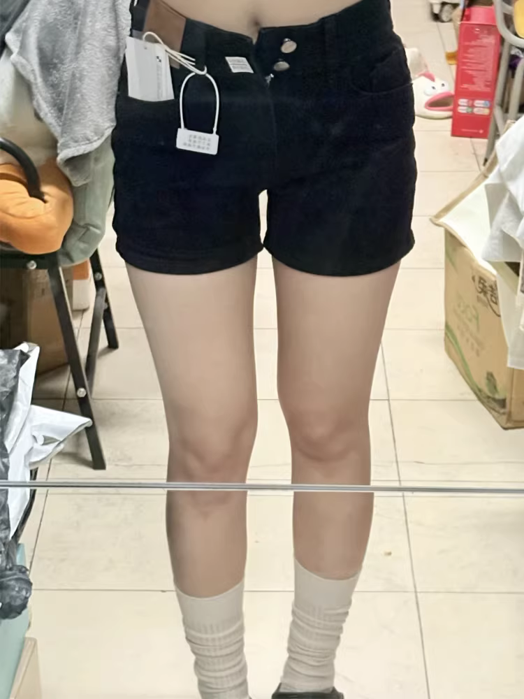 Quần short denim đen nữ, hè 2025, size lớn, cạp cao, co giãn, che hông, tôn dáng, dáng chữ A, quần ống rộng.