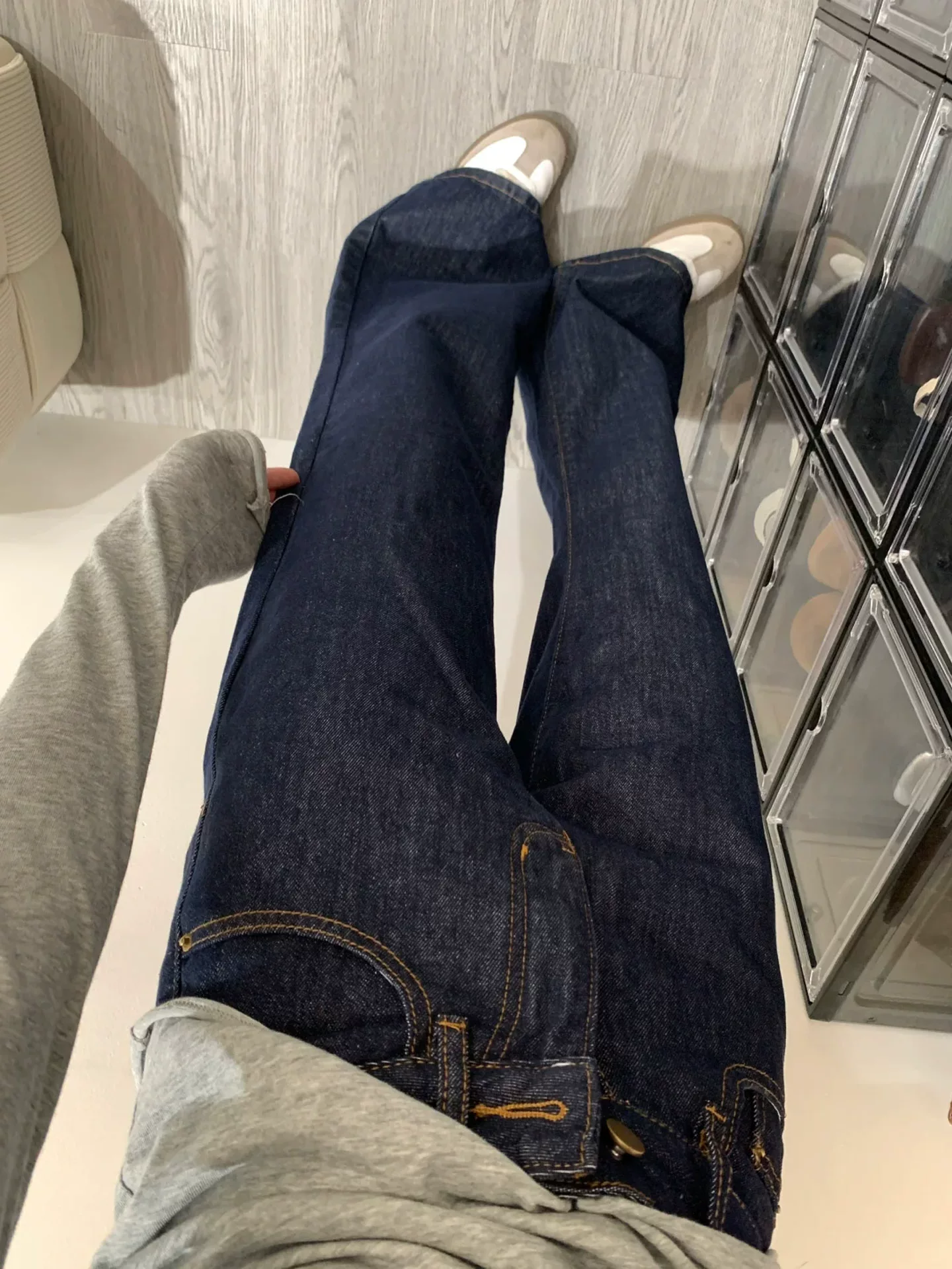 Quần jean xanh đậm dáng loe nữ, kiểu mới thu đông 2025, size lớn, cạp cao, rộng rãi, tôn dáng.