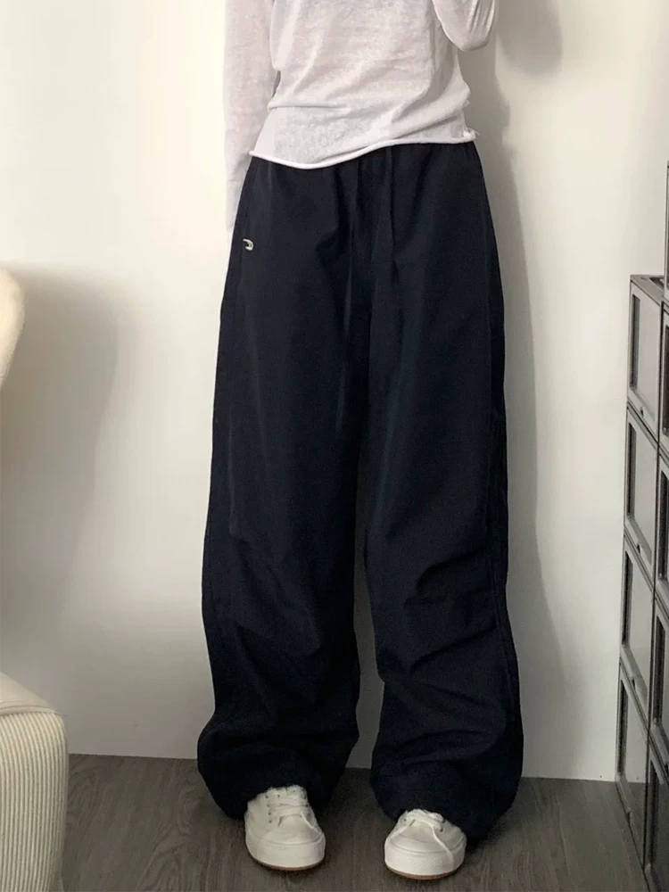 Quần cargo nữ kiểu dáng mới thu đông, size lớn, lót lông cừu, dày dặn, cạp cao, rộng rãi, tôn dáng, quần thể thao ống rộng.