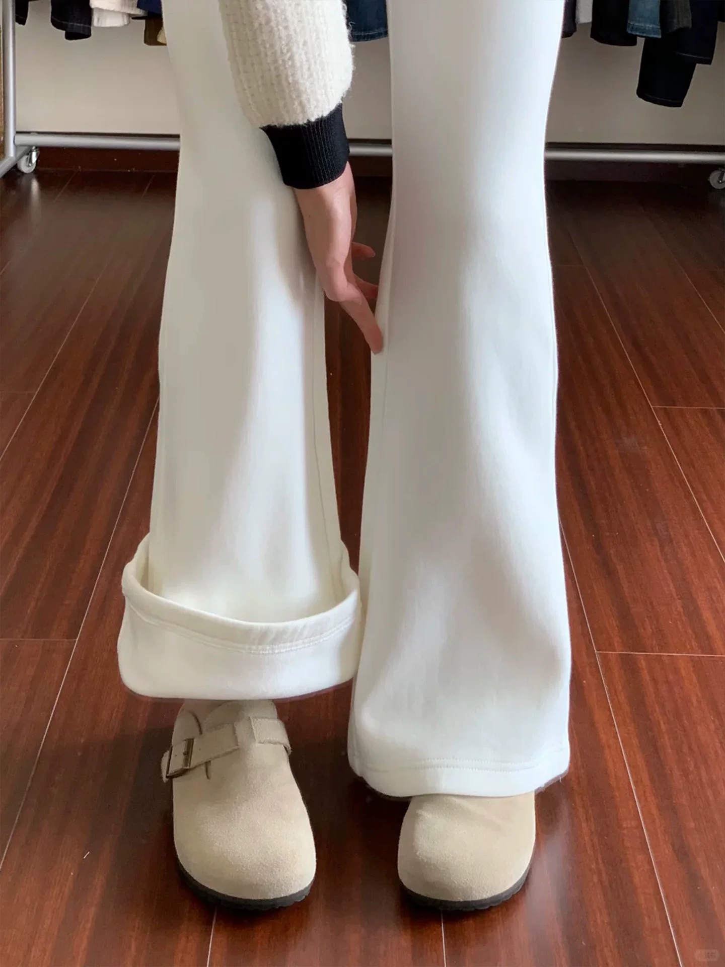 Quần âu nữ màu trắng xám, dáng rộng, mùa thu đông 2025, size lớn, dáng rộng, cạp cao, tôn dáng, quần thể thao lót lông cừu