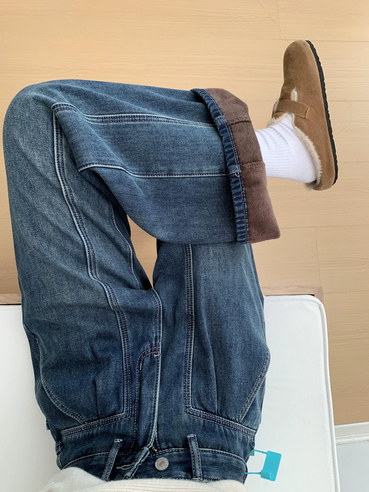 Quần jean ống đứng cạp cao dày dặn lót lông màu xanh cổ điển dành cho nữ, mùa thu đông, cỡ lớn, dáng rộng, tôn dáng, quần ống rộng mềm mại.