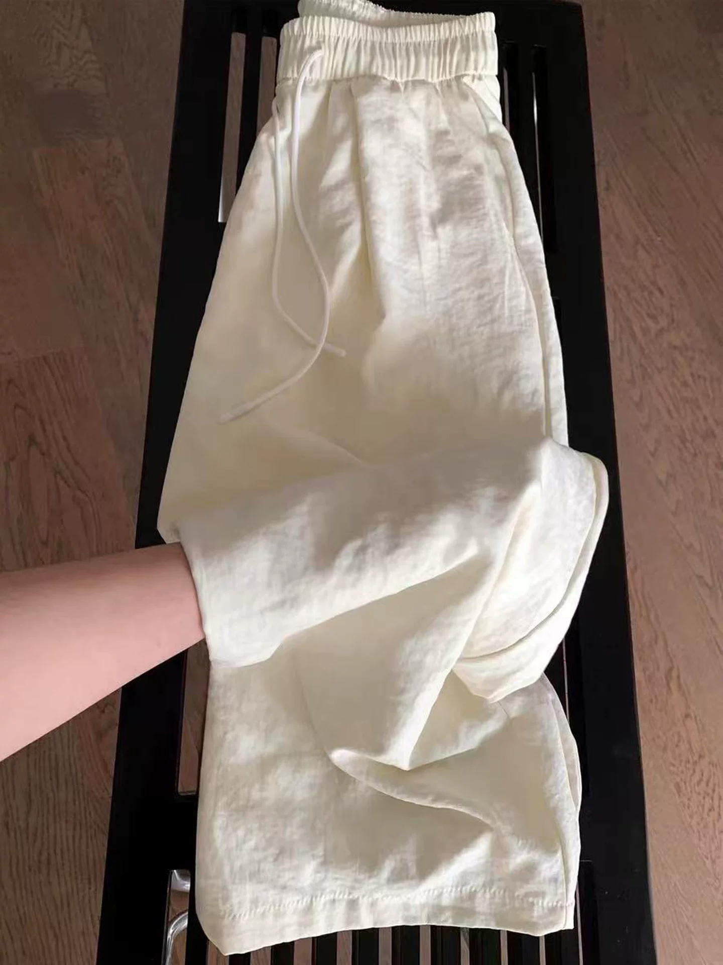 Quần Yamamoto bằng lụa sữa trắng dành cho nữ, kiểu dáng mỏng mùa hè, cỡ lớn, lưng cao, mềm mại, thon gọn, quần ống rộng thông thường bằng lụa băng.