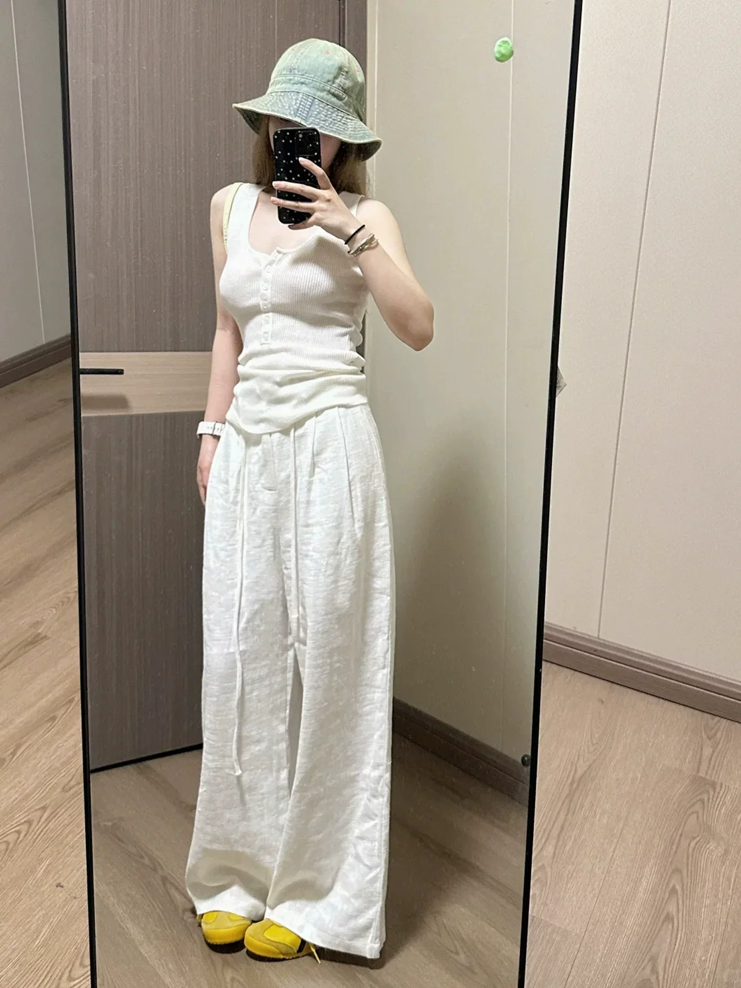 Quần vải lanh cotton trắng dành cho nữ, kiểu dáng mỏng mùa hè 2025, size lớn, cạp cao, chất liệu mềm mại, tôn dáng, quần ống rộng chất liệu lanh lụa mát.