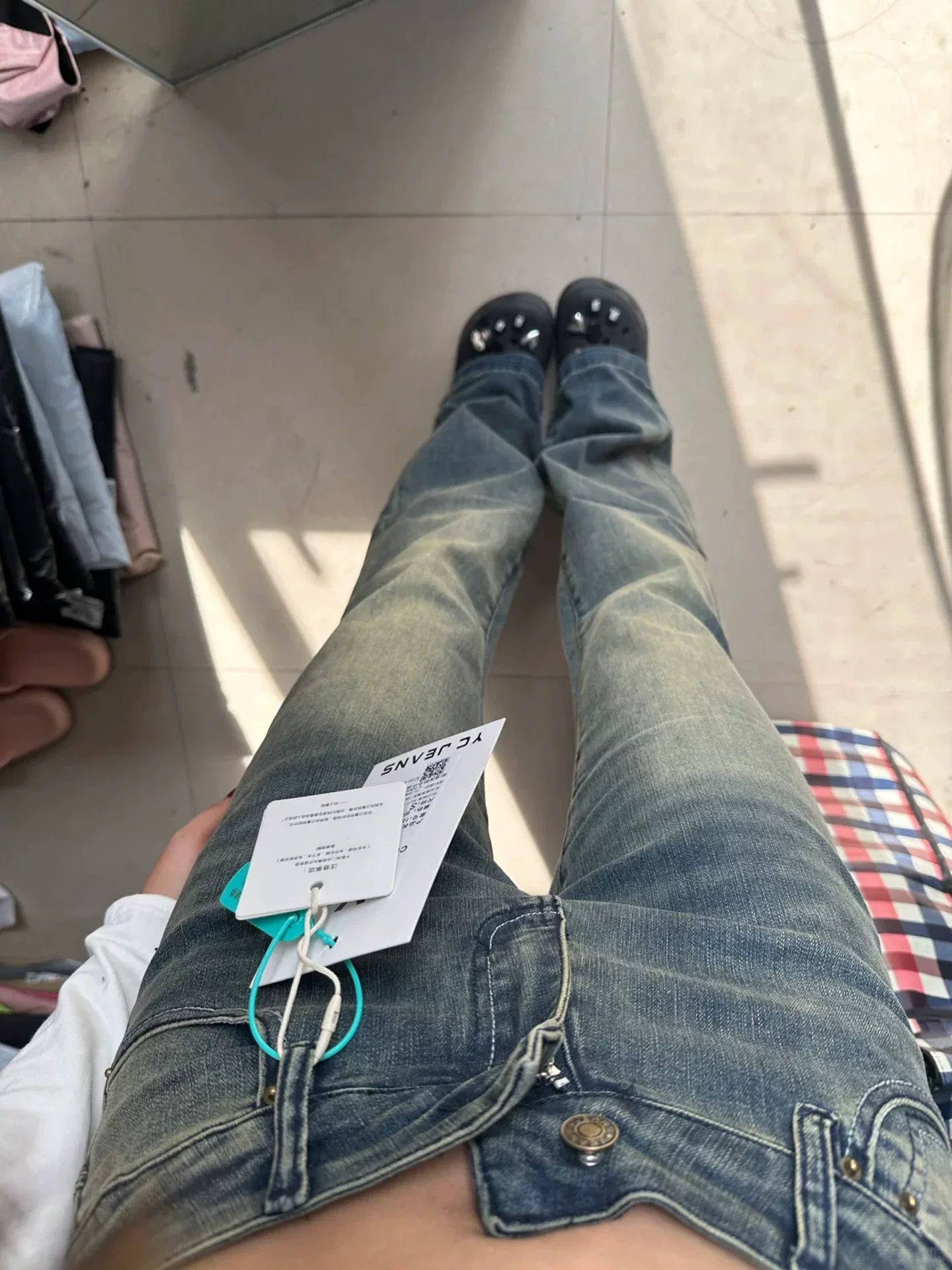 Quần jean xanh vintage dáng loe dành cho nữ, đầu thu, size lớn, cạp cao, co giãn, che hông, tôn dáng, dành cho người có thân hình quả lê, quần ống loe