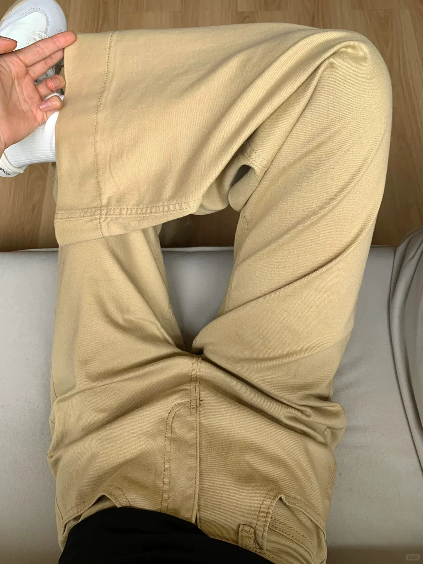 Quần jeans kaki dáng loe nữ, thu đông 2025, size lớn, cạp cao, rộng rãi, tôn dáng, không bó sát, kiểu chuông