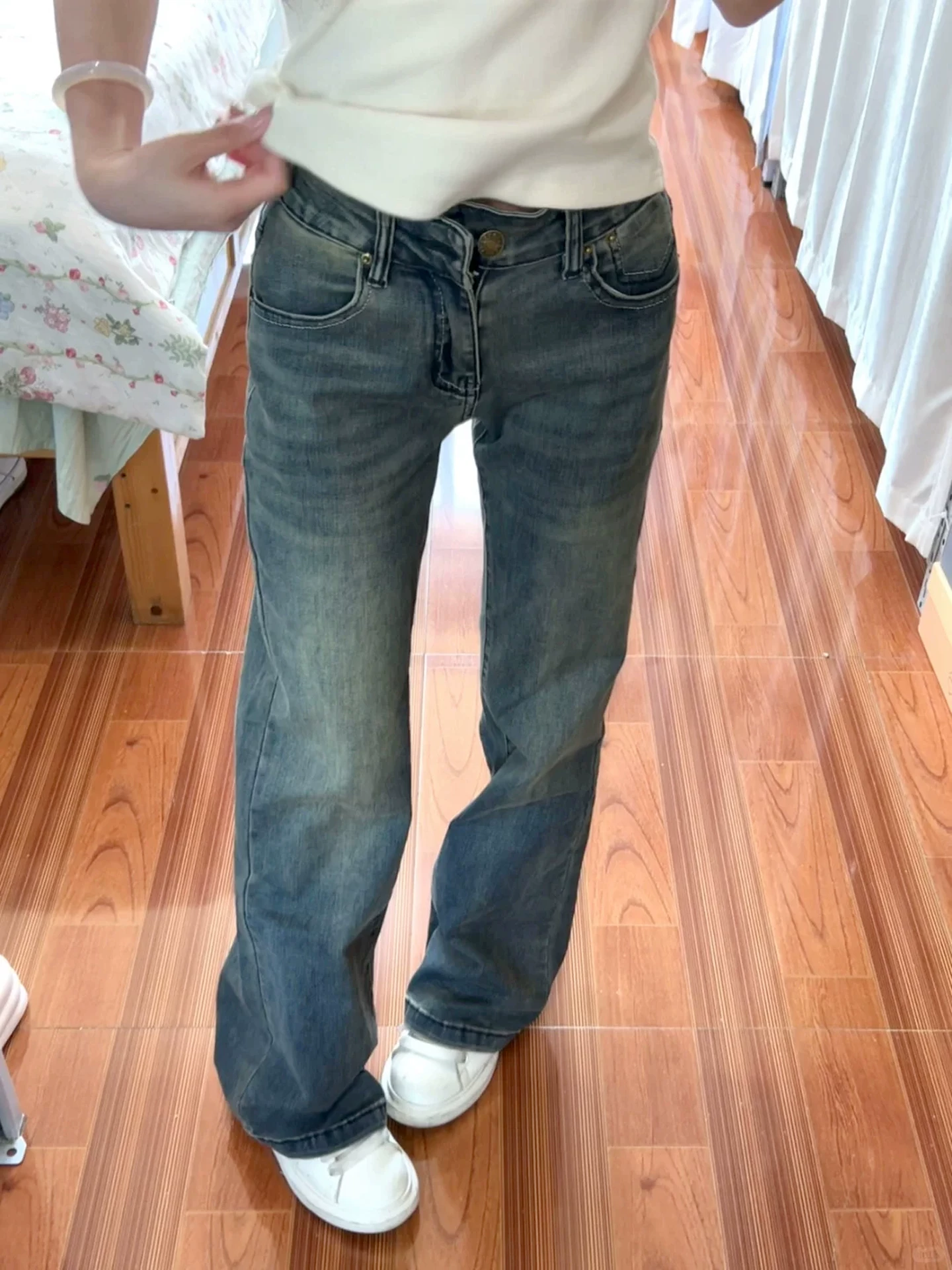 Quần jean xanh vintage dáng loe dành cho nữ, phong cách đầu thu, size lớn, cạp cao, co giãn, che hông, tôn dáng, quần bootcut nhỏ nhắn.