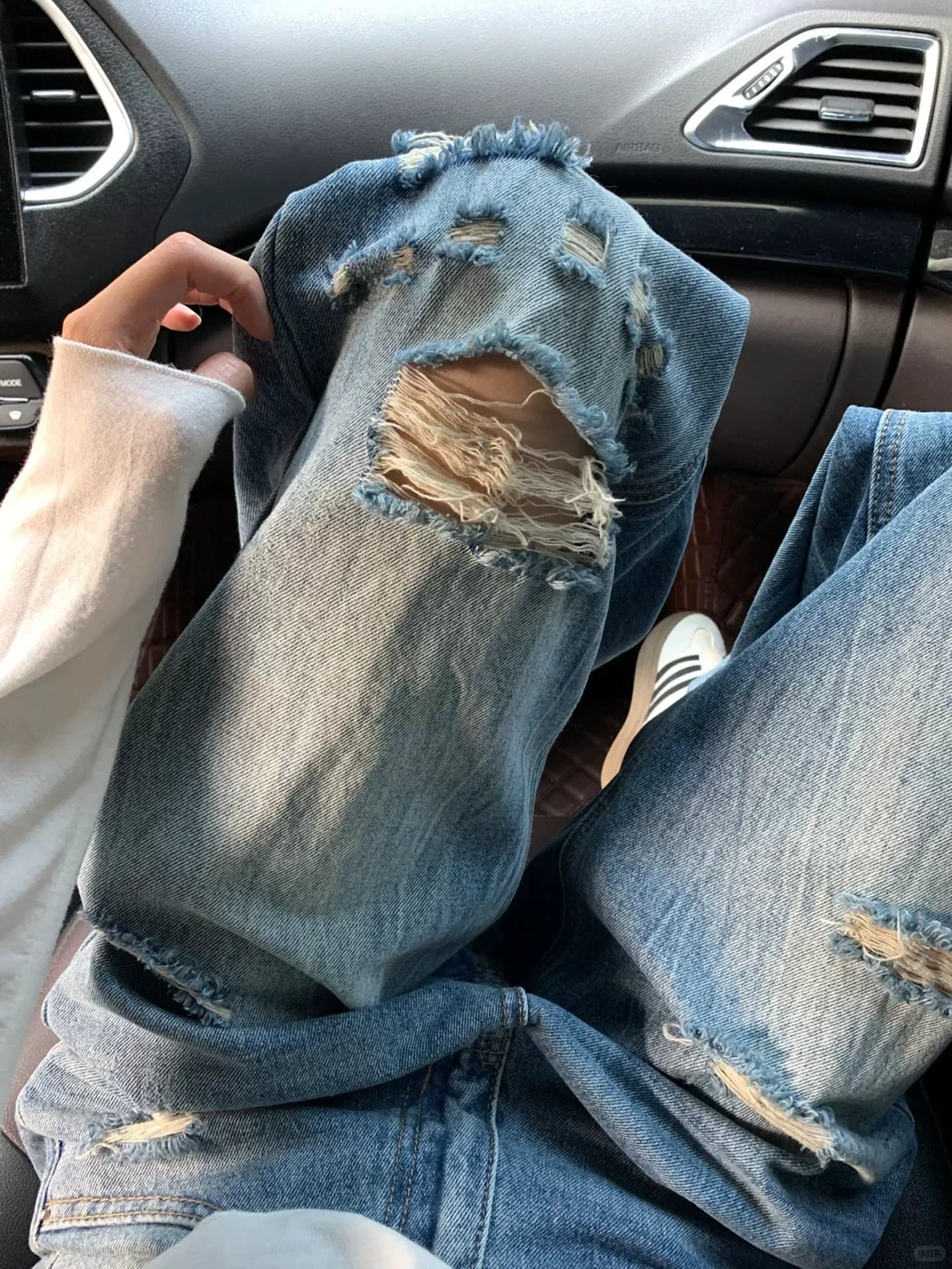 Quần jeans ống đứng rách cho nữ, kiểu mới hè 2025, size lớn, cạp cao, tôn dáng, dành cho người dáng quả lê, quần ống rộng