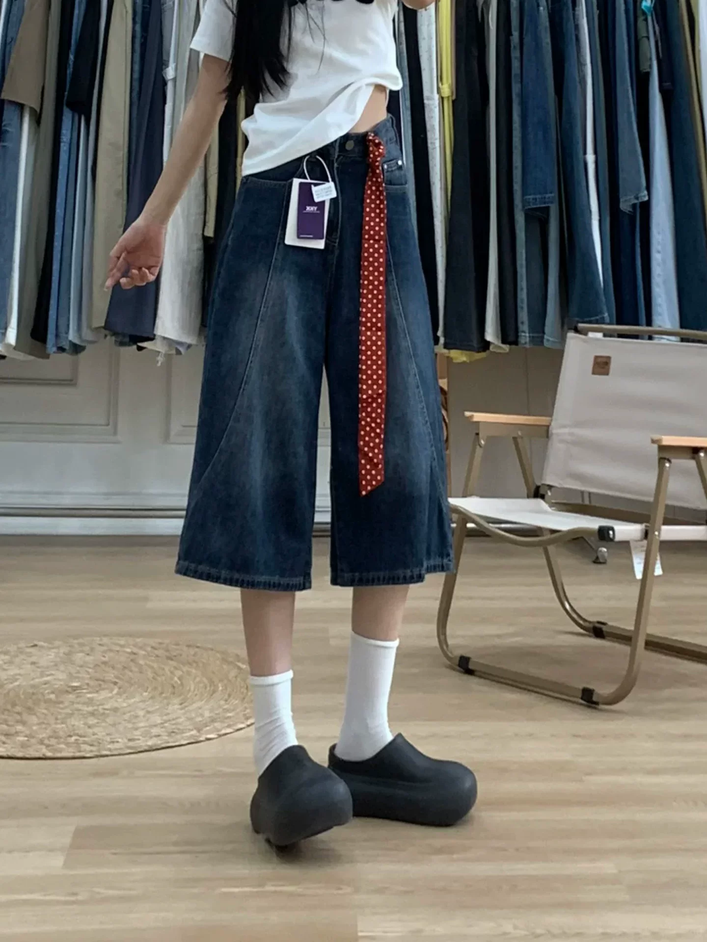 Quần ống đứng màu xanh đậm cổ điển dành cho nữ, cỡ lớn mùa hè, cạp cao, dáng rộng, tôn dáng, quần denim ống rộng dài đến giữa bắp chân.