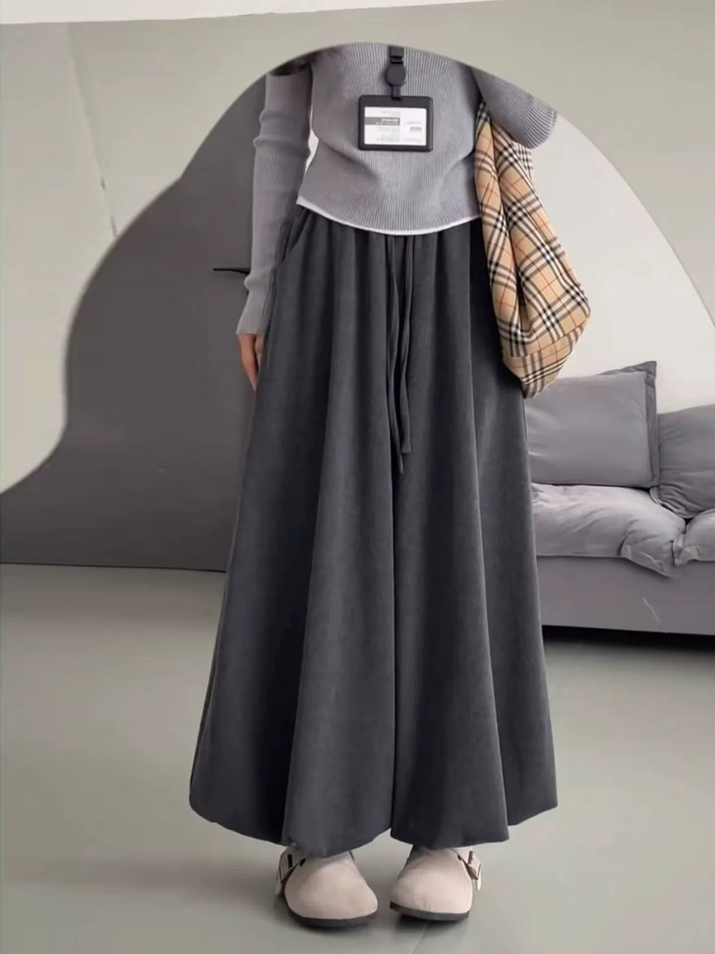 Quần hoa màu xám đậm dành cho nữ, phong cách mùa thu mới, cỡ lớn, lưng cao, thon gọn, nhỏ nhắn, giản dị, quần ống rộng.