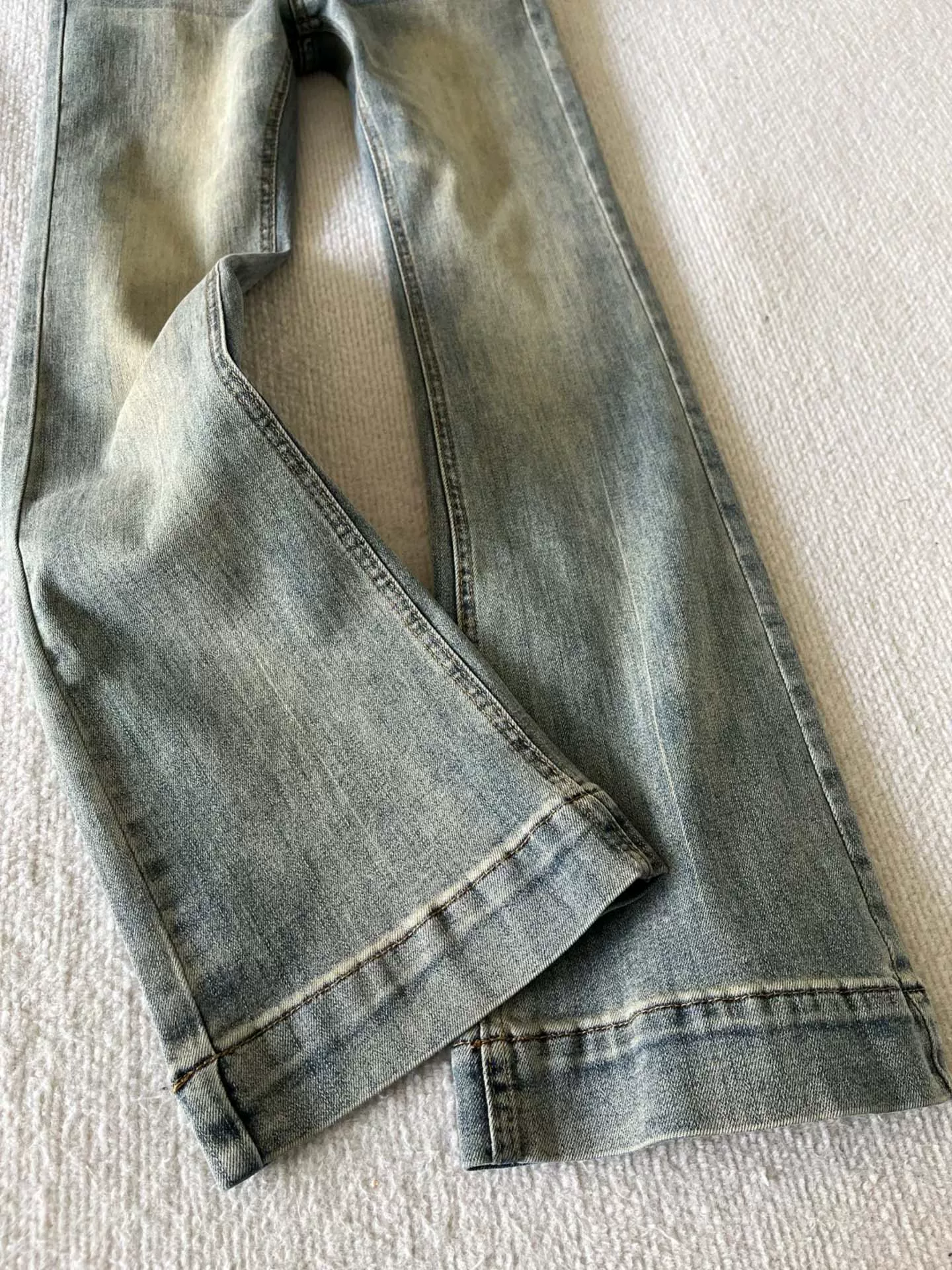 Quần jean ống loe cổ điển dành cho nữ, kiểu dáng thu mới, size lớn, cạp cao, co giãn, che hông, tôn dáng, quần bootcut nhỏ nhắn.