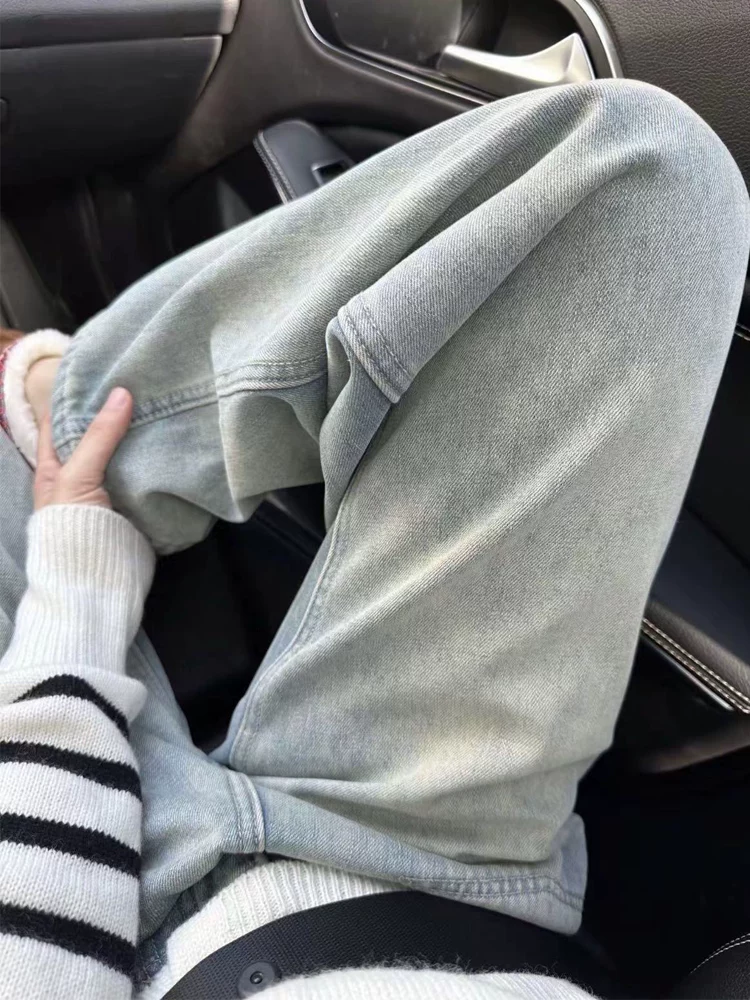 Quần jean ống đứng màu xanh nhạt dành cho nữ, kiểu dáng thu đông mới, lót lông cừu và dày dặn, cỡ lớn, lưng cao, che hông, giảm béo, quần ống rộng.