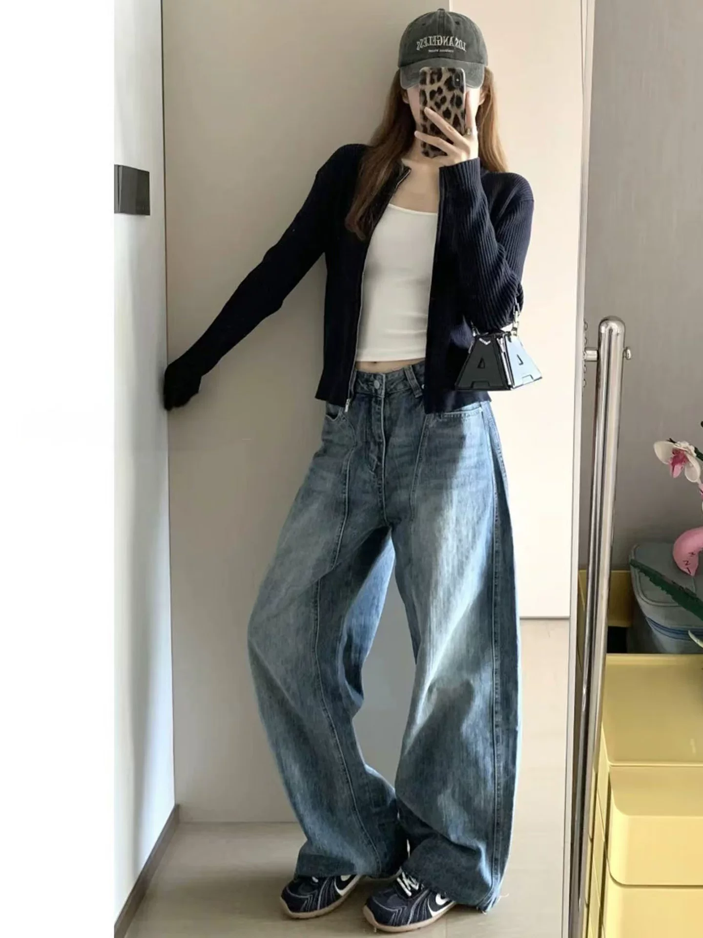 Quần jean ống rộng kiểu retro Mỹ dành cho nữ, phong cách mùa thu mới, cỡ lớn, lưng cao, dáng rộng, quần liềm dáng thon gọn.