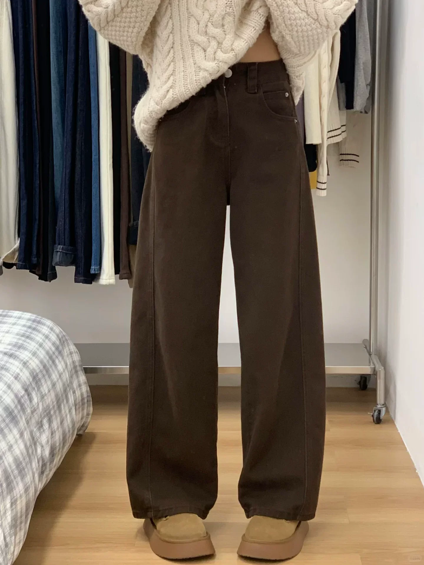 Quần jean viền cong màu nâu cà phê Melard dành cho nữ, cỡ lớn mùa thu, cạp cao, dáng rộng, suôn mềm, quần ống rộng giúp thon gọn.