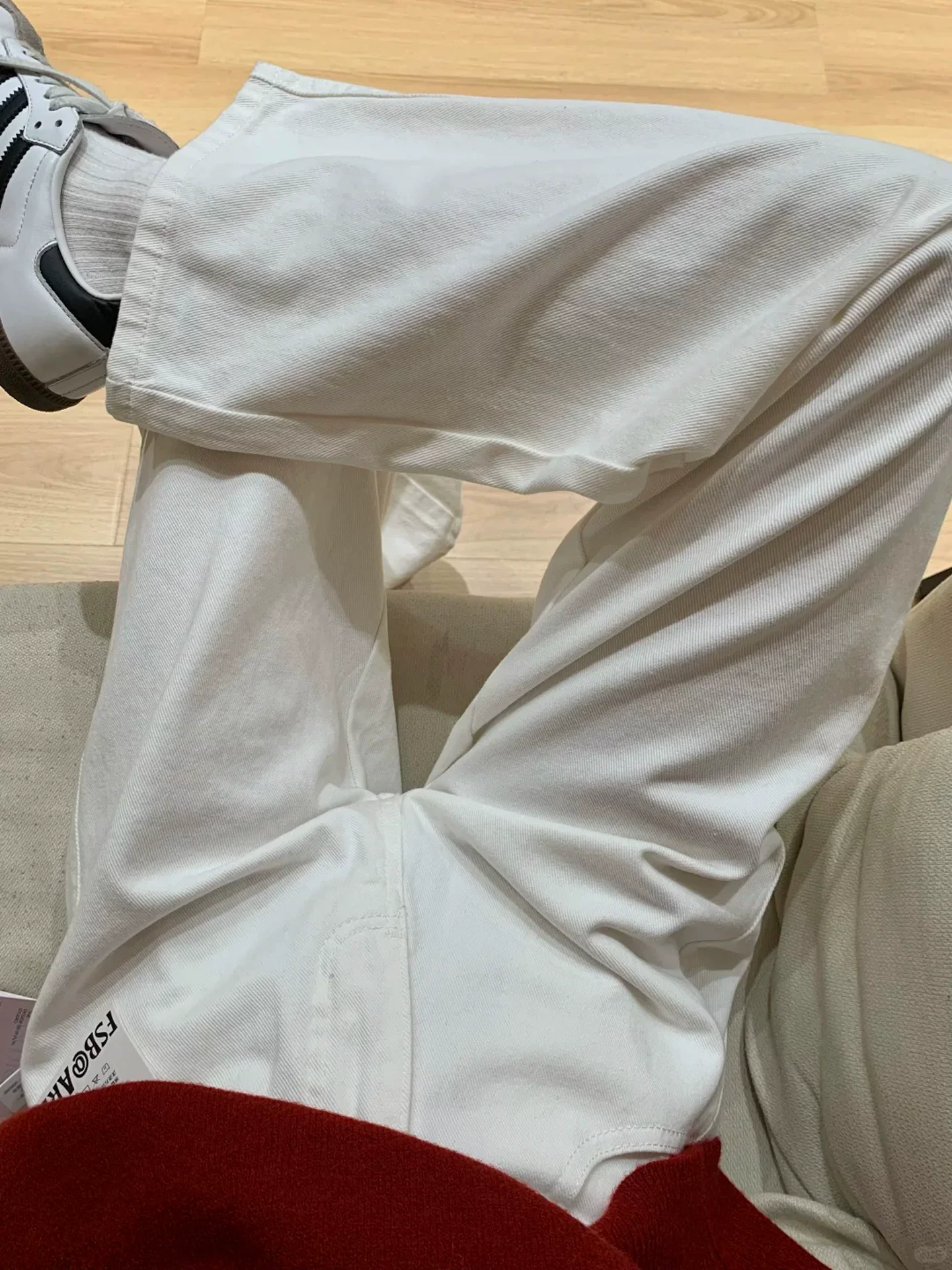 Quần jean trắng ống thẳng cho nữ, mùa thu, cỡ lớn, lưng cao, dáng rộng, mềm mại, tôn dáng, dáng quả lê, quần ống rộng