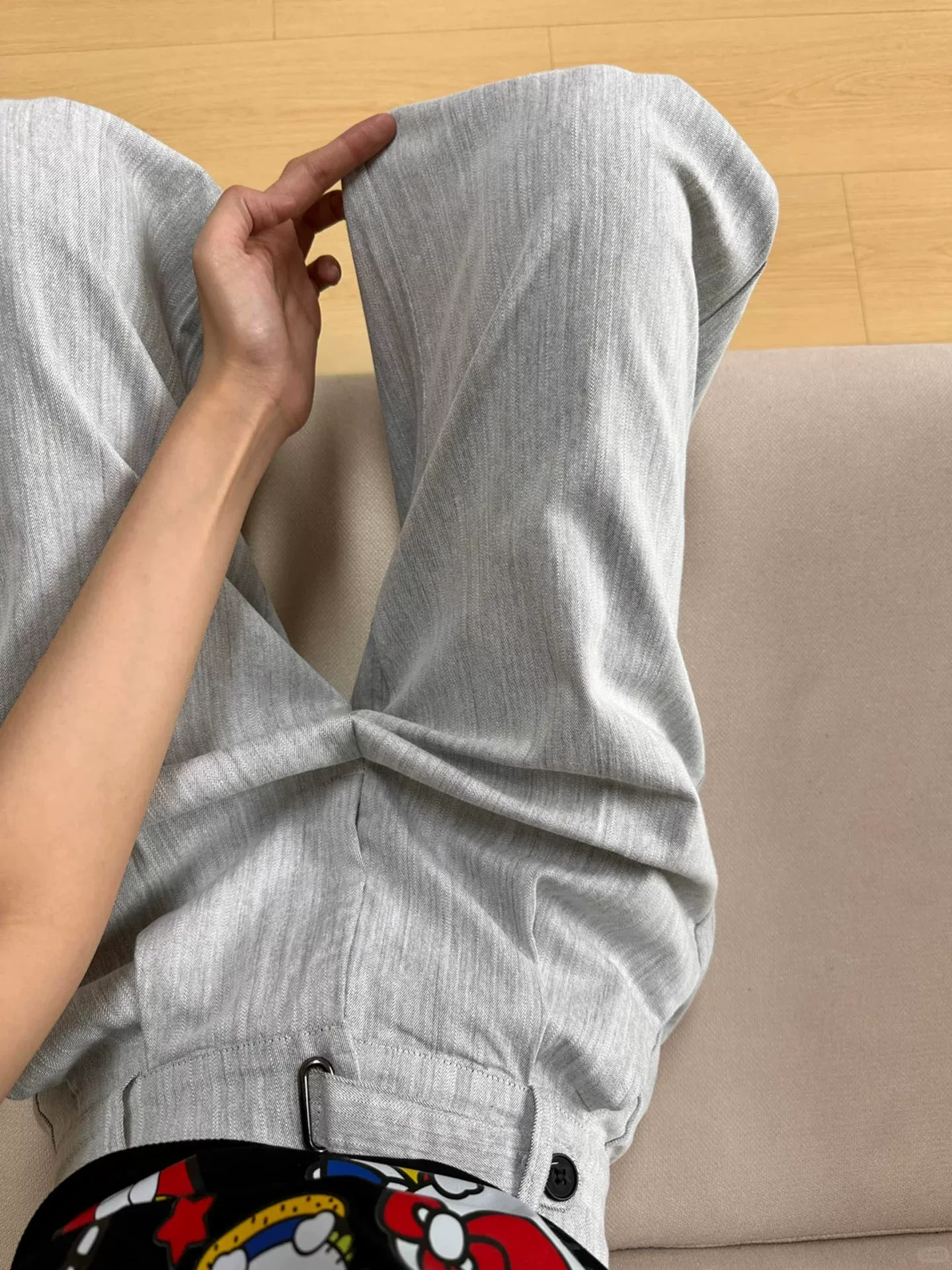 Quần âu nữ chất liệu tốt mùa hè 2025, size lớn, cạp cao, tôn dáng, kiểu dáng rộng, chất liệu mềm mại, thoải mái.