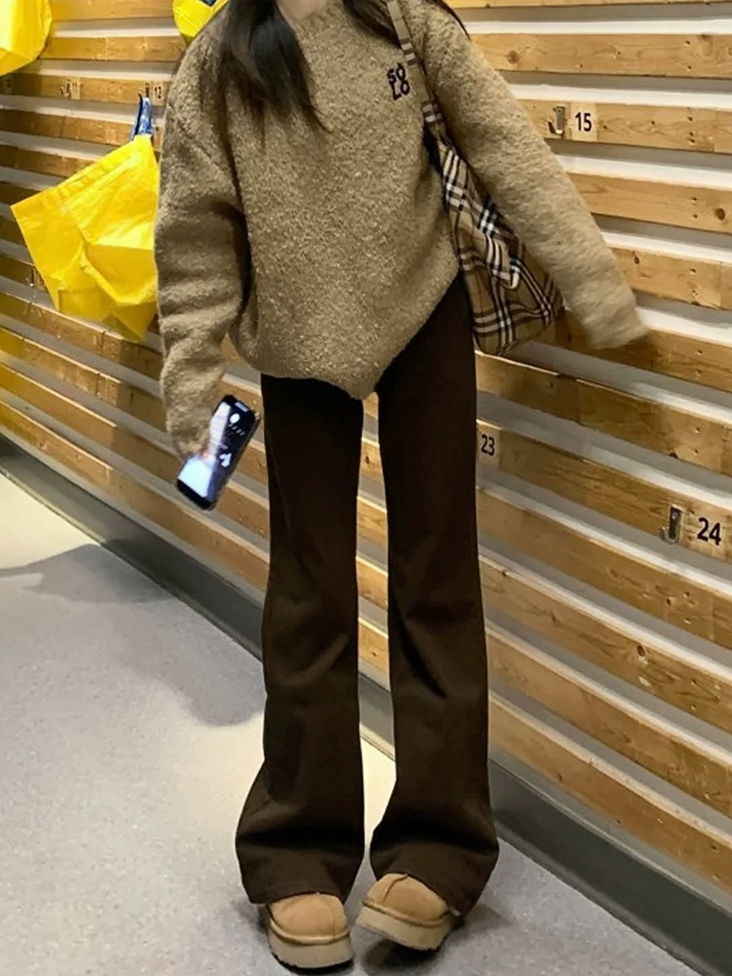 Quần jean ống loe dày màu cà phê lót lông cừu Melard dành cho nữ, mùa thu đông, cỡ lớn, lưng cao, co giãn, giảm béo, quần ống chuông.