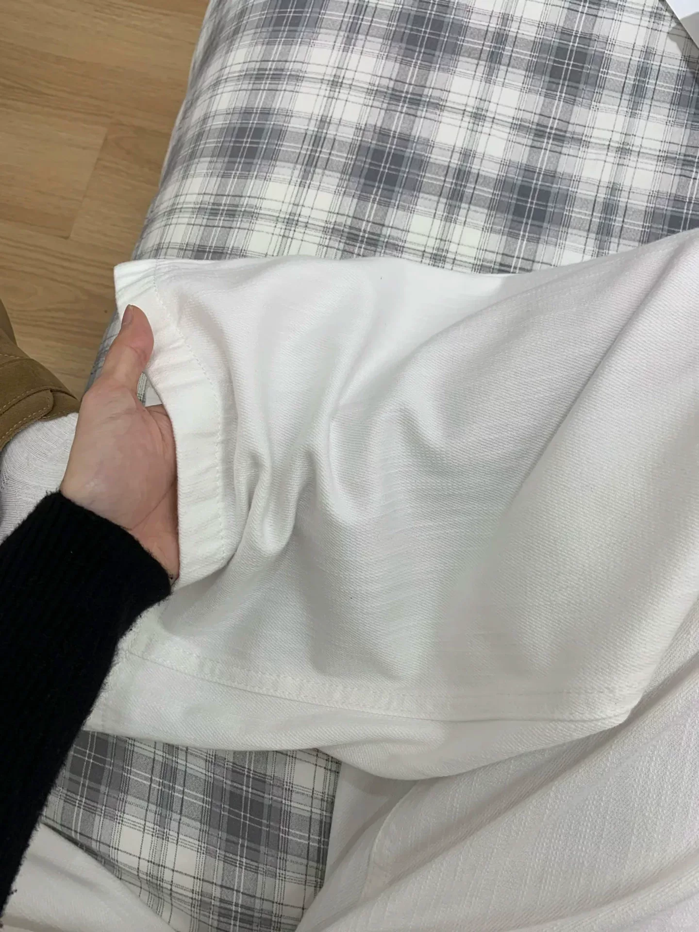 Quần jean trắng ống thẳng dành cho nữ, mặc đầu thu, cỡ lớn, lưng cao, dáng rộng, mềm mại, tôn dáng, quần ống rộng dáng chữ A dài chạm sàn.