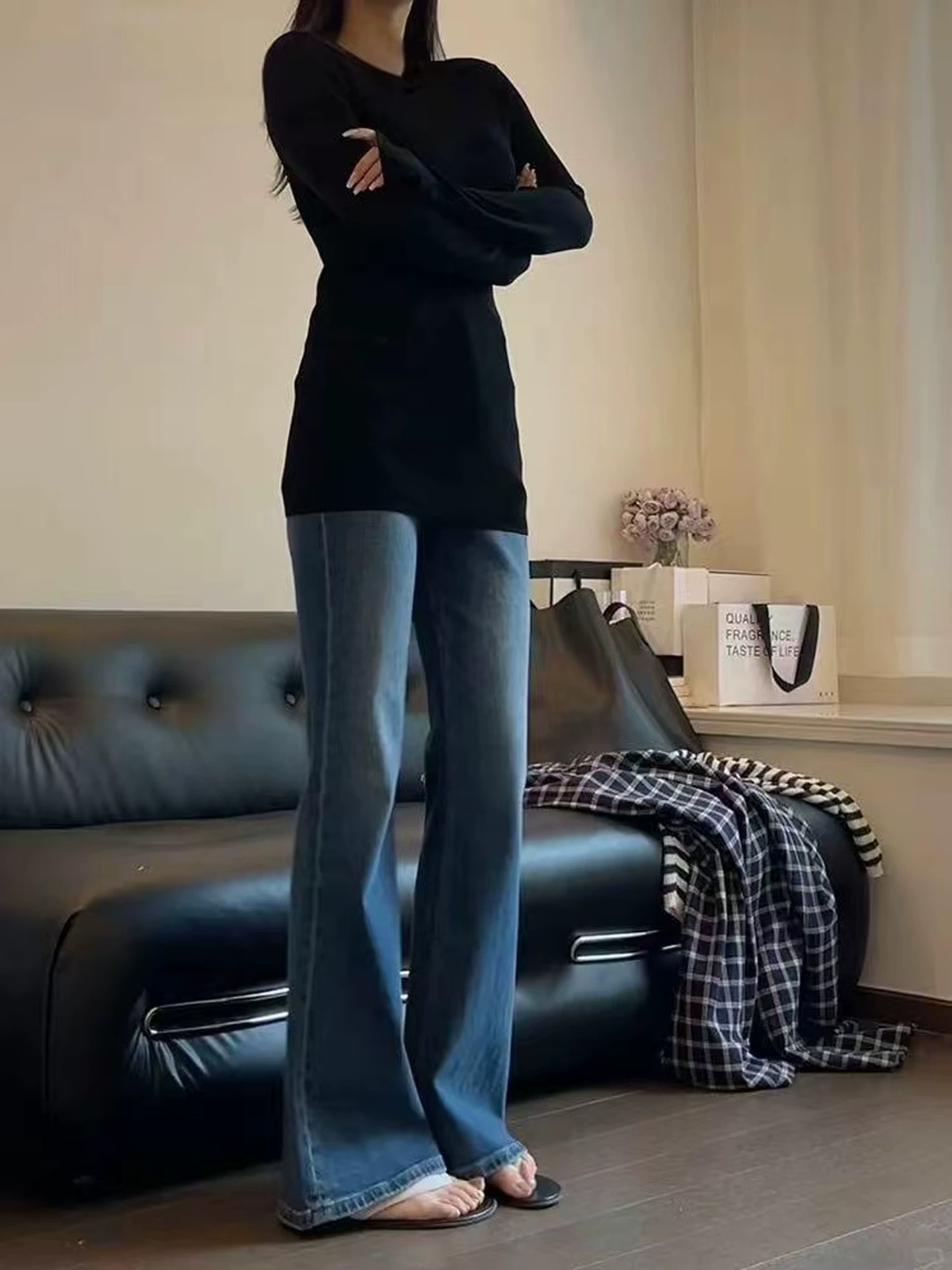 Quần jean xanh đậm cạp cao dáng loe nữ, kiểu mới thu đông 2025, size lớn, co giãn, che hông, quần chuông tôn dáng