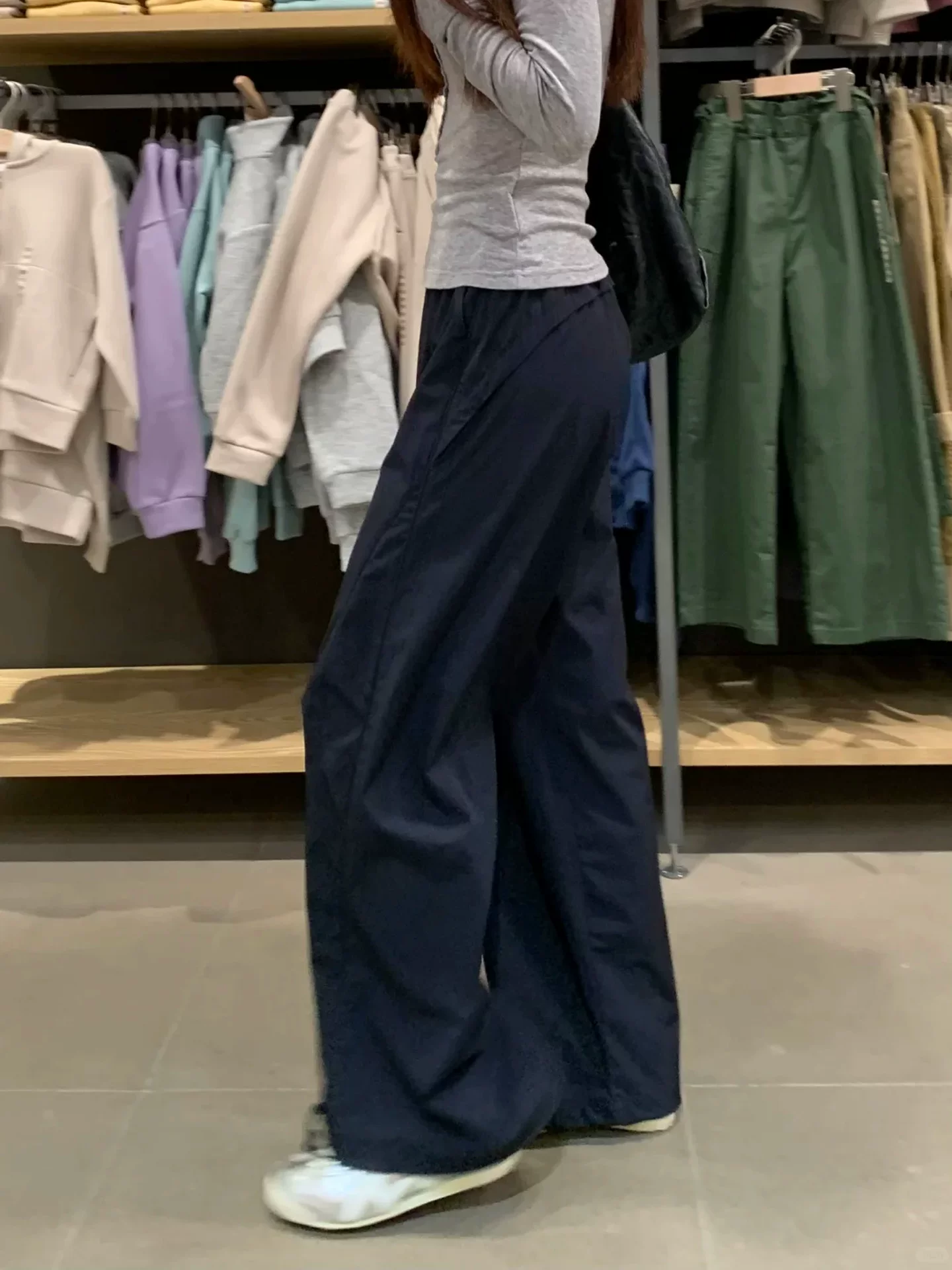 Quần cargo màu xanh hải quân dành cho nữ, cỡ lớn, mặc đầu thu, lưng cao, giảm béo, dáng quả lê, quần ống rộng thể thao