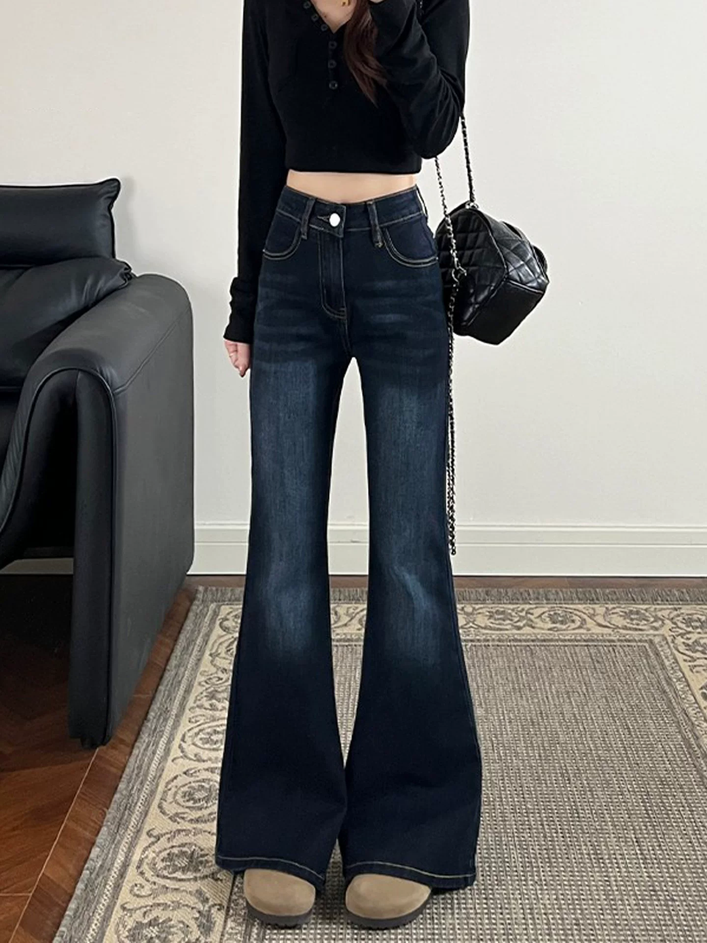 Quần jean ống loe lót lông cừu, dày dặn, ấm áp dành cho nữ, mùa thu đông, cỡ lớn, lưng cao, rộng rãi, không bó sát, quần ống loe dài chạm sàn.