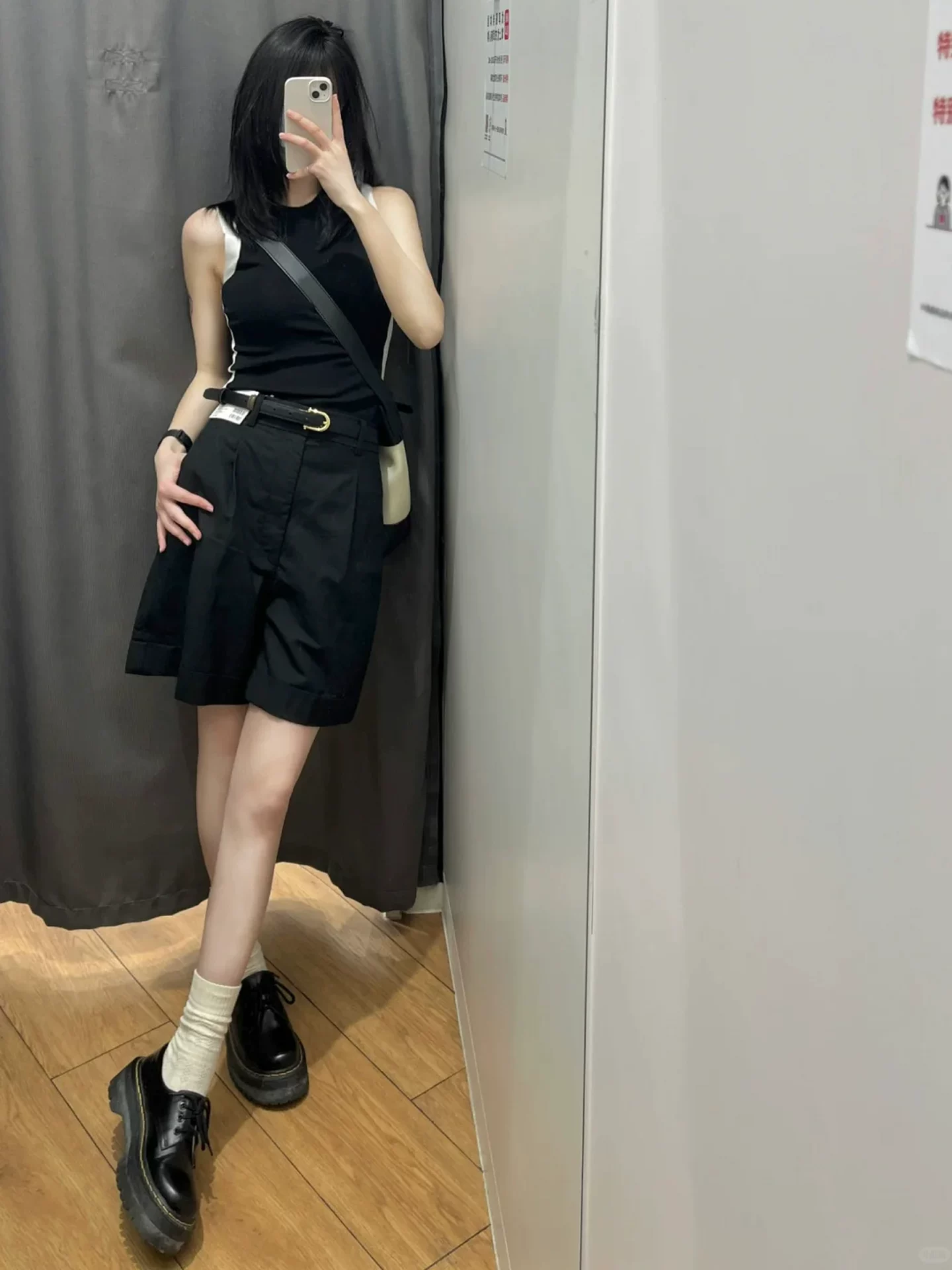 Quần short vest đen thường ngày dành cho nữ, size lớn mùa hè, cạp cao, che hông, tôn dáng, dành cho người có dáng quả lê, quần short ống rộng dài đến đầu gối.