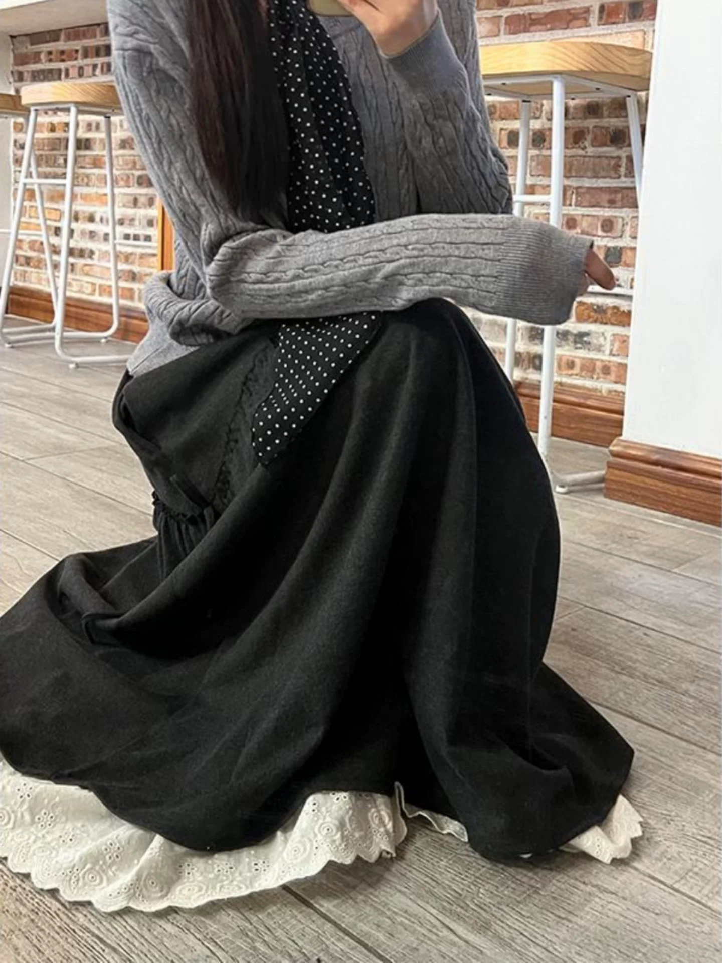 Váy chắp vá viền ren màu đen dành cho nữ, mùa thu đông, cỡ lớn, lưng cao, thon gọn, váy dài xếp tầng chữ A xếp tầng.