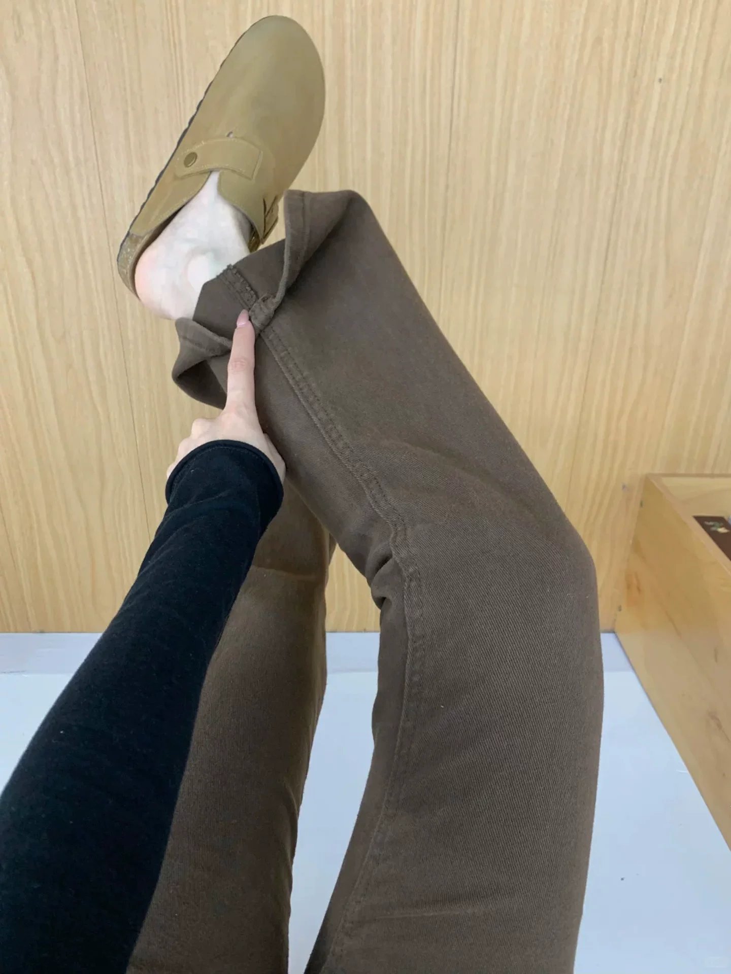 Quần jean ống loe màu nâu dành cho nữ, mùa thu đông, lót lông cừu, cỡ lớn, lưng cao, co giãn, giảm béo, quần chuông ống loe.