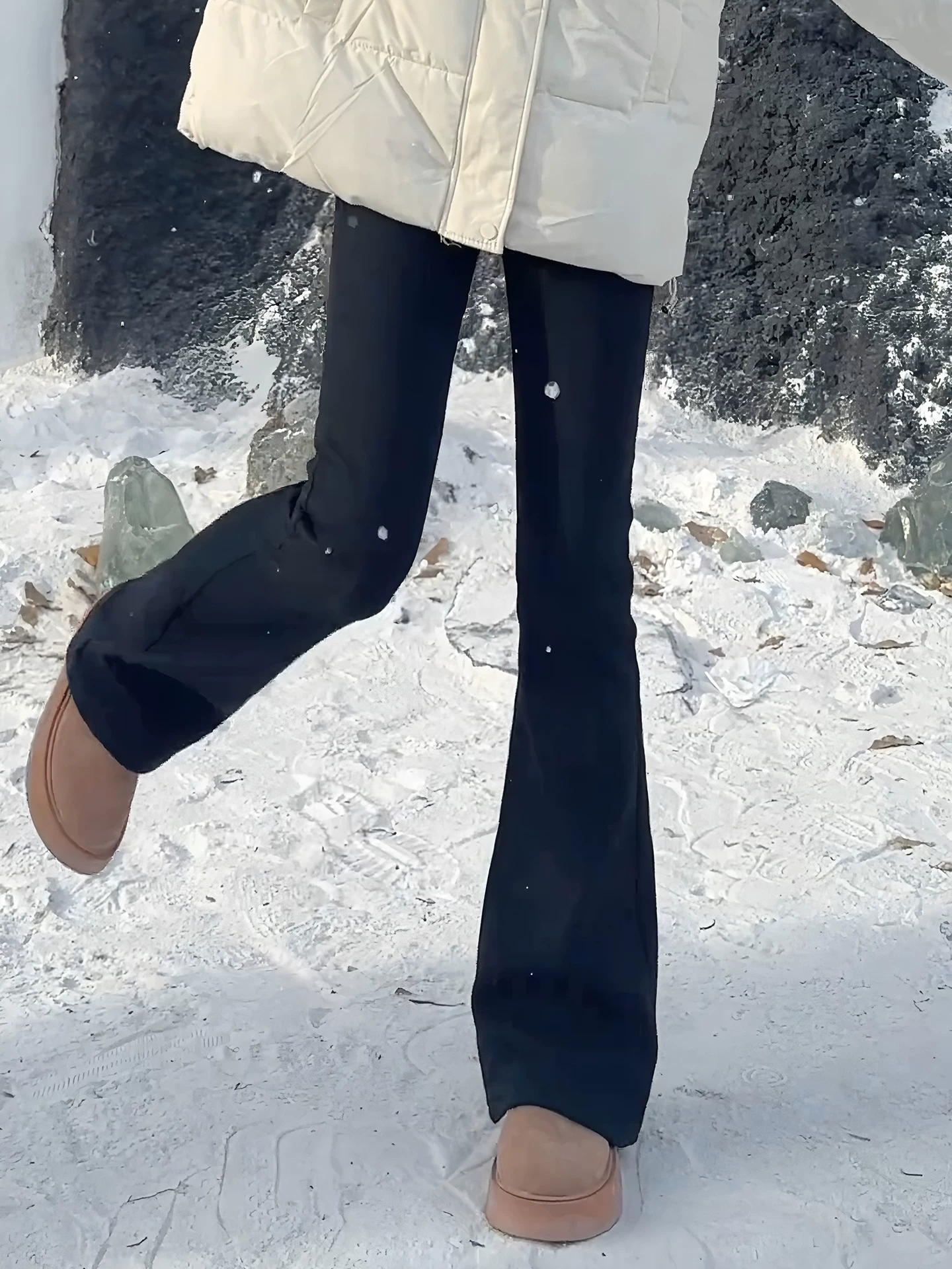 Quần jean ống loe dày lót lông cừu màu đen dành cho nữ, cỡ lớn mùa đông, cạp cao, co giãn, ôm dáng, tôn dáng, quần ống chuông co giãn.