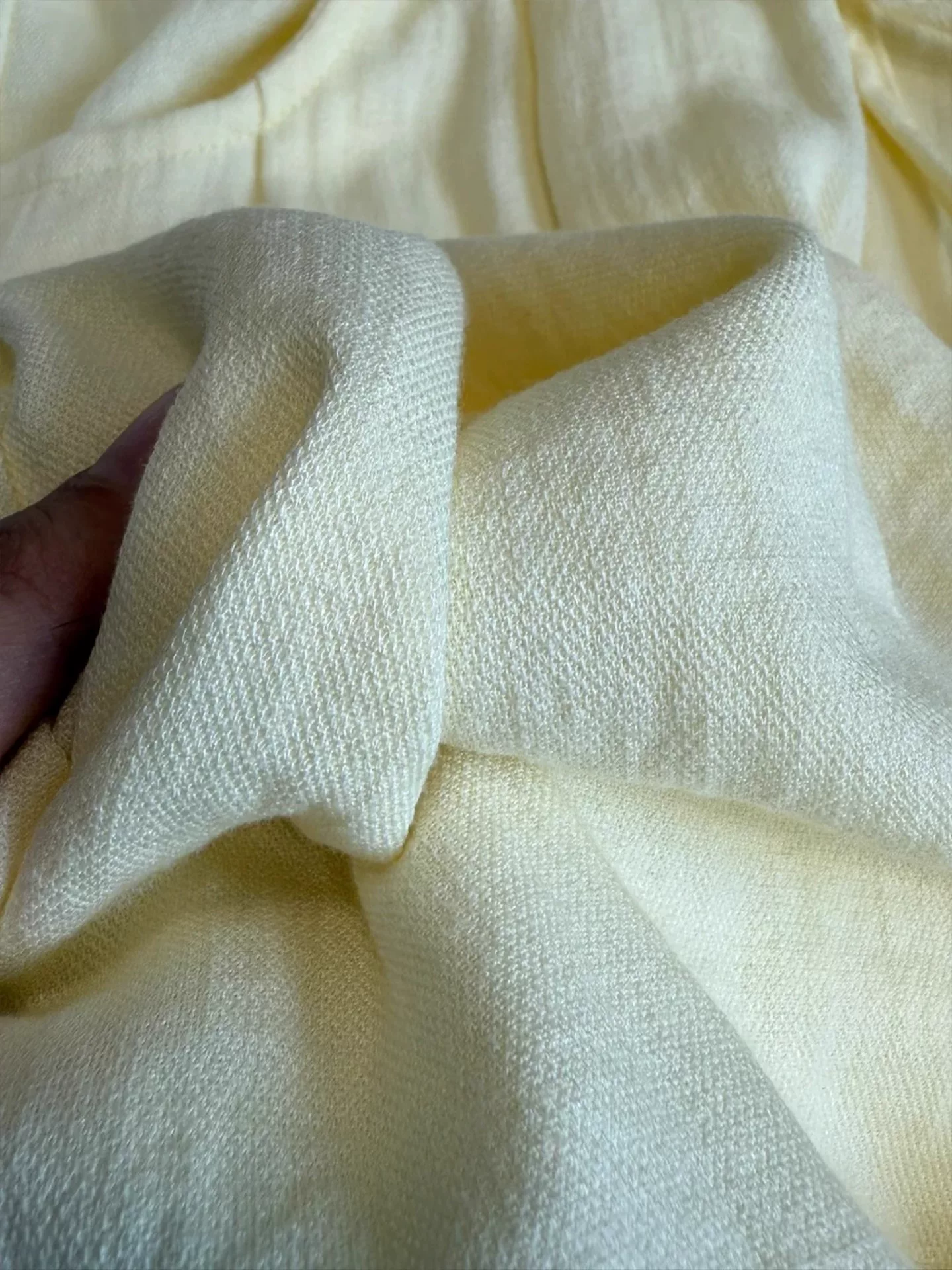 Quần vải lanh rộng ống màu vàng kiểu dáng xuề xòa dành cho nữ mùa hè 2025, size lớn, cạp cao, che hông, tôn dáng, dành cho người có thân hình quả lê