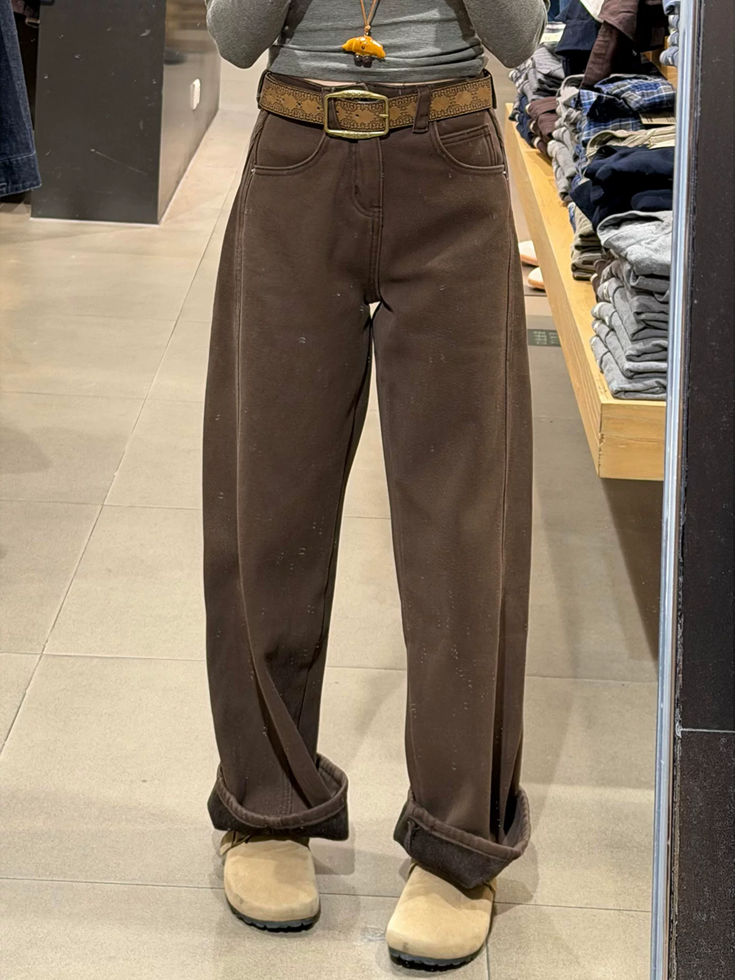 Quần ống rộng lót lông cừu dày màu nâu dành cho nữ, cỡ lớn mùa đông, lưng cao, dáng rộng, che hông, dáng quả lê, quần jean ống rộng.