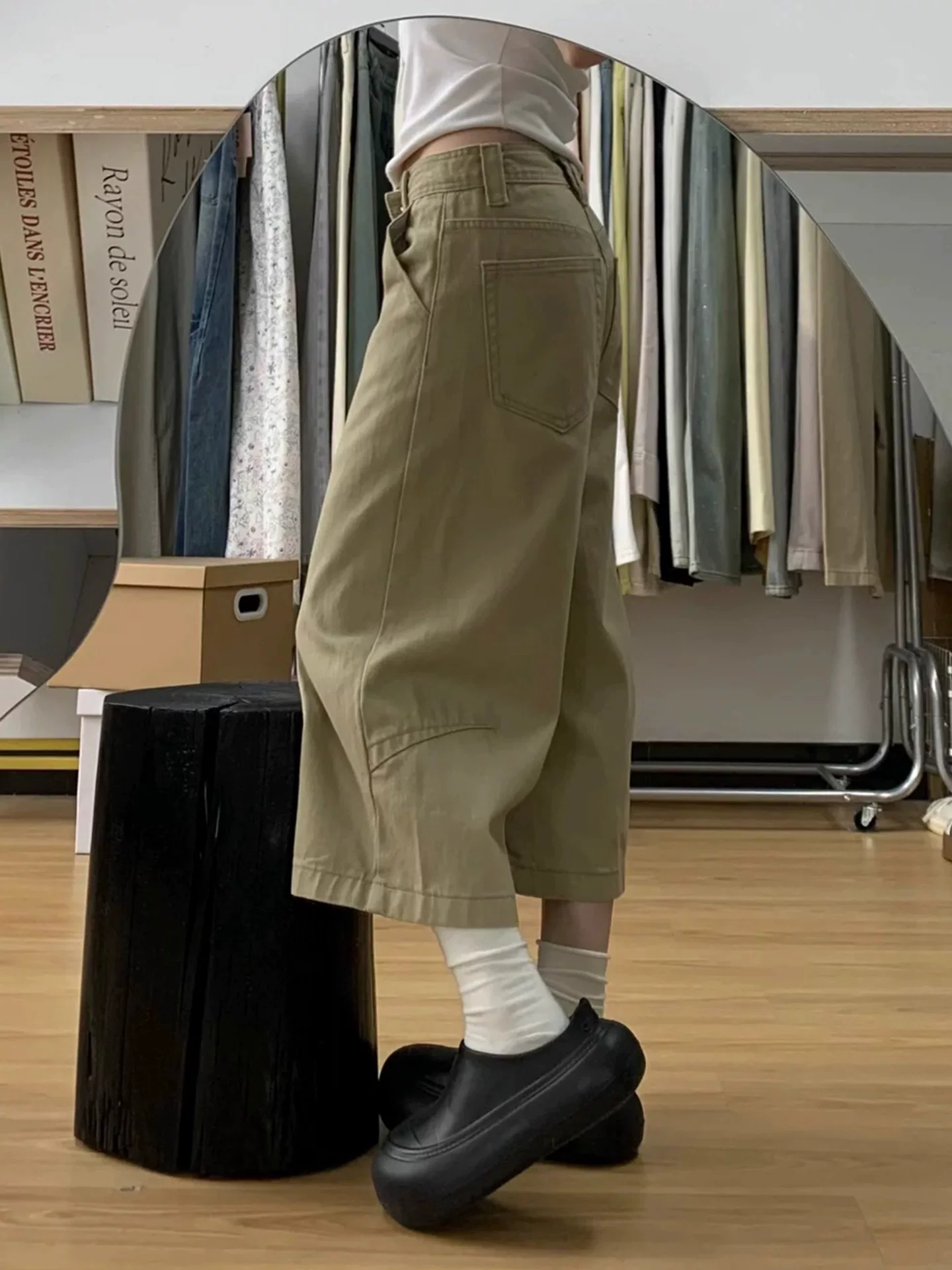 Quần denim crop màu kaki siêu sành điệu dành cho nữ, kiểu dáng mùa hè mới, cỡ lớn, lưng cao, tôn dáng, che hông, quần ống rộng dài đến giữa bắp chân.