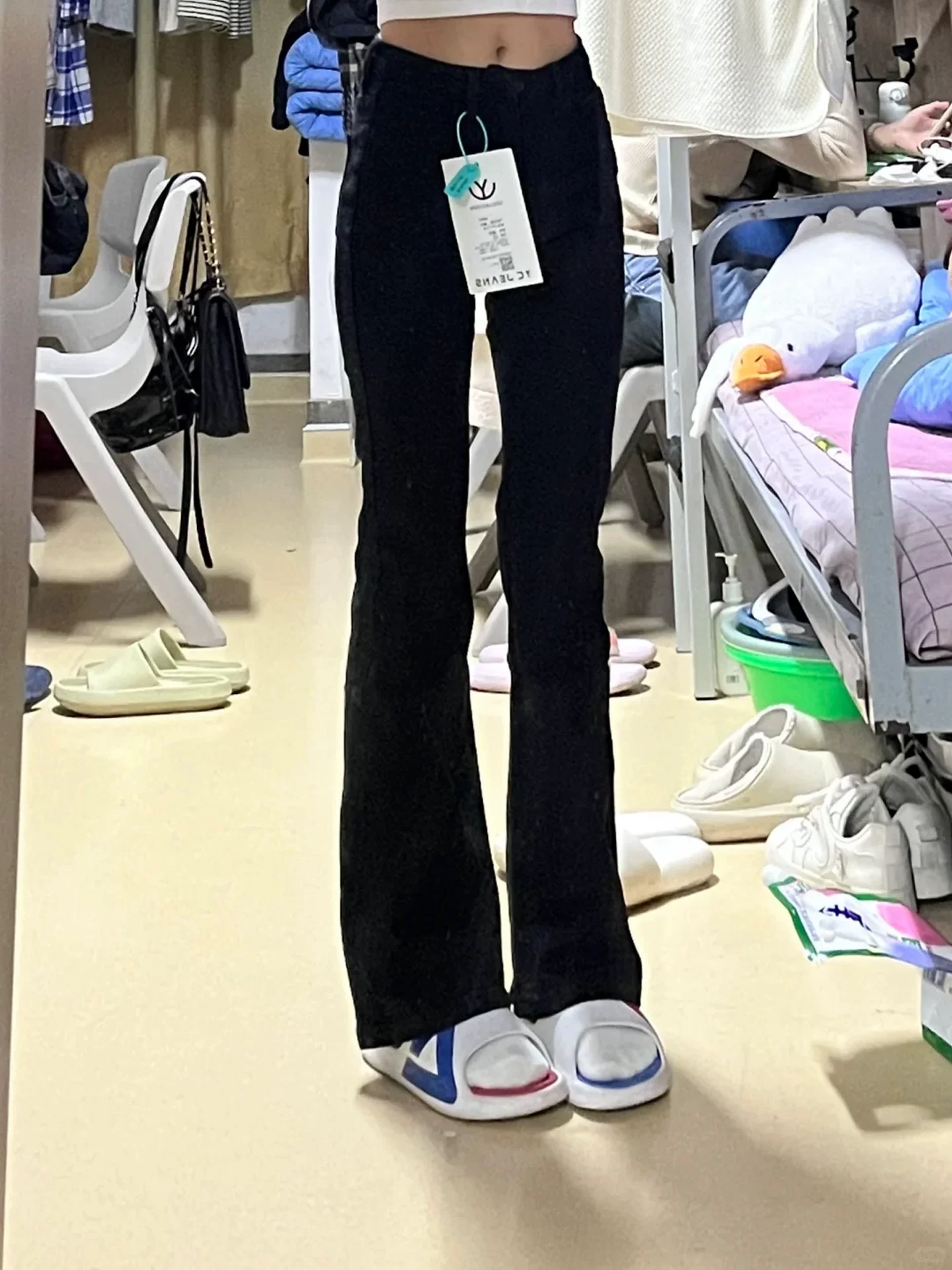 Quần jean ống loe lưng cao dành cho nữ, mùa thu, cỡ lớn, che hông, co giãn, tôn dáng, mềm mại, phù hợp với dáng người quả lê, quần ống chuông