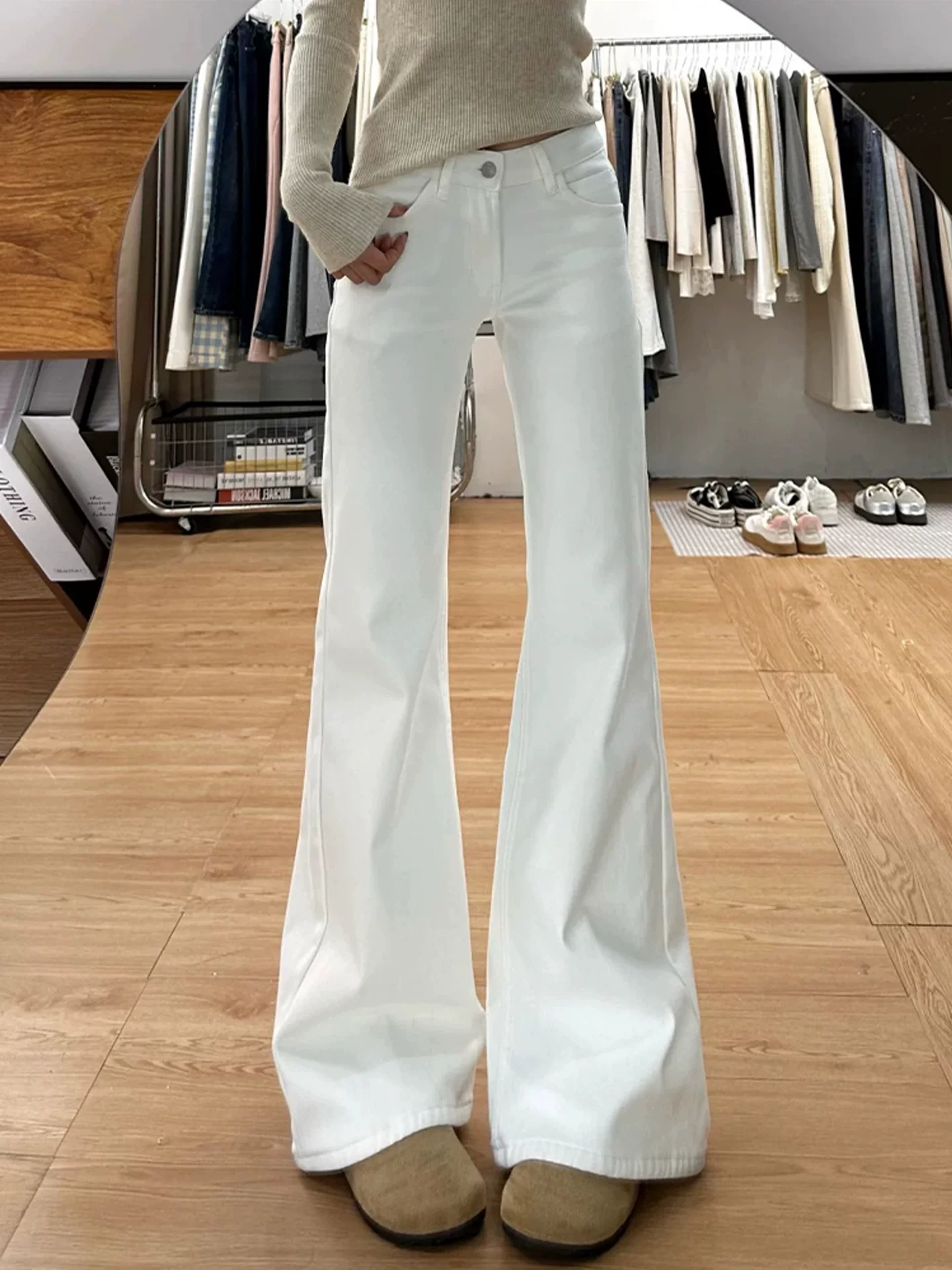 Quần jeans dáng chuông màu trắng, kiểu dáng mùa thu sớm, size lớn, dành cho người mập, cạp cao, chất liệu thun co giãn, tôn dáng, kiểu dáng chuông rộng.