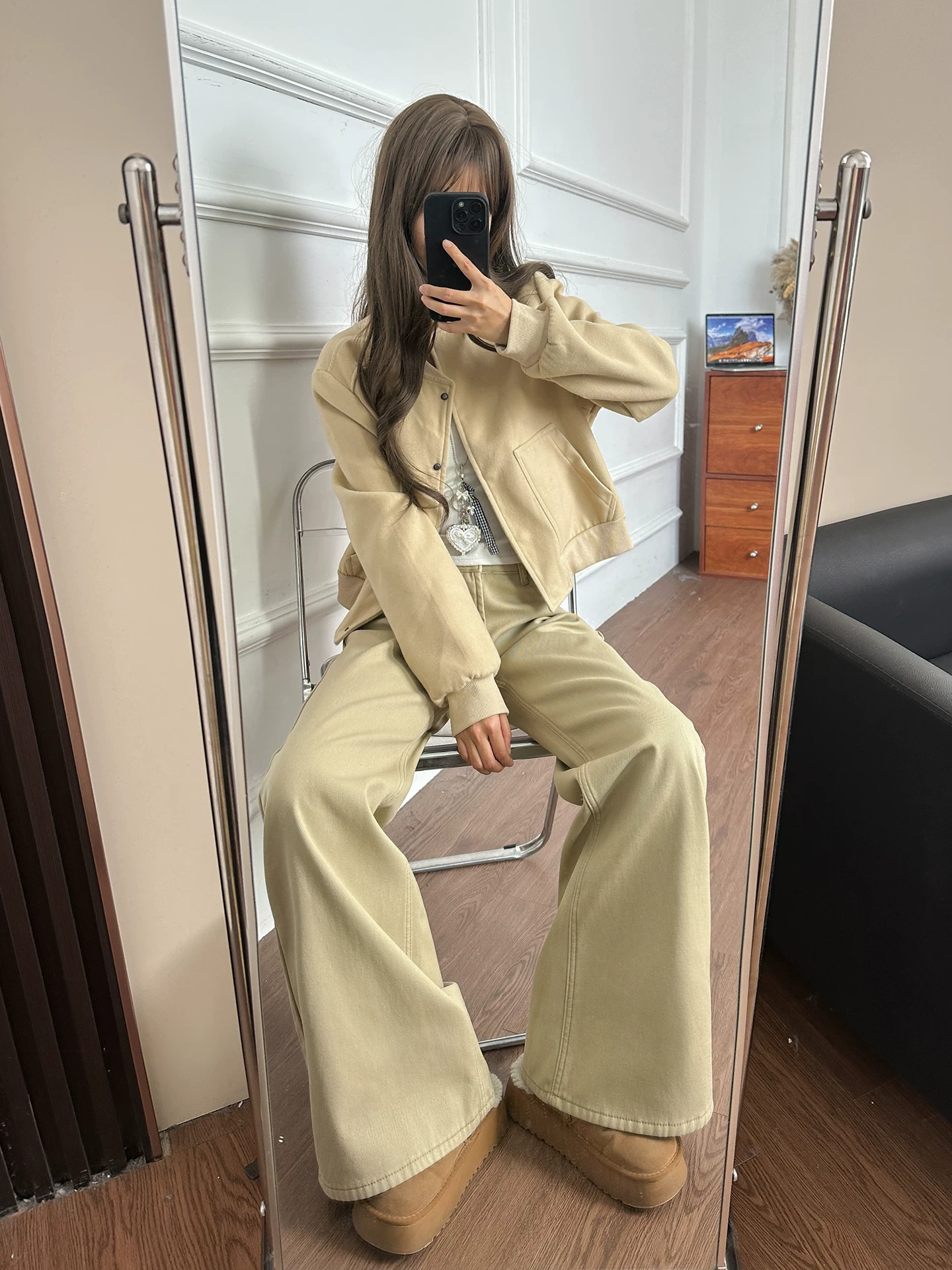 Quần jean ống loe màu kaki cho nữ, mùa thu đông, lót lông cừu, cỡ lớn, lưng cao, che hông, giảm béo, nhỏ nhắn, quần ống chuông