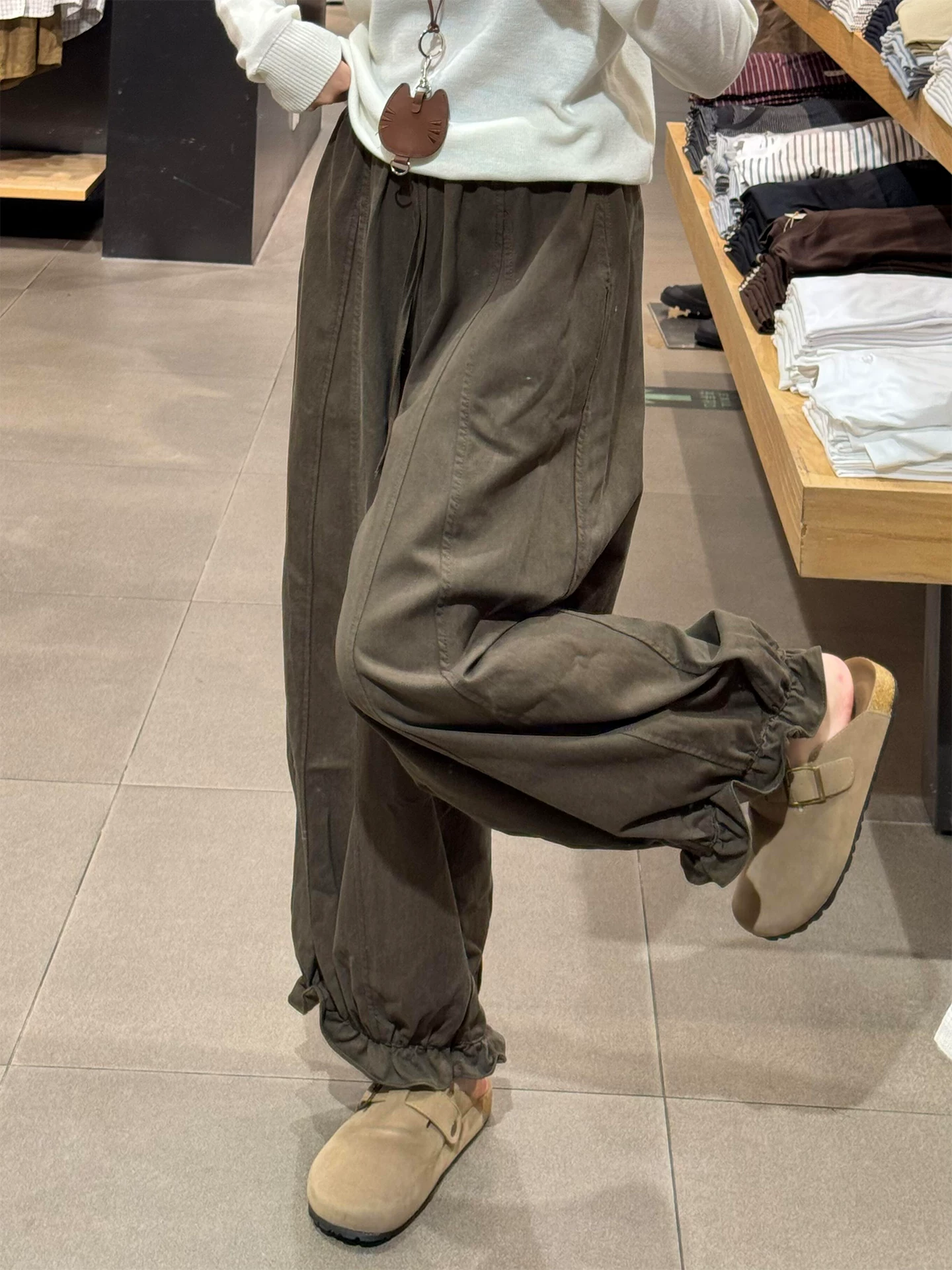 Quần ống rộng họa tiết hoa màu cà phê dành cho nữ, mùa thu, cỡ lớn, lưng cao, che hông, giảm béo, dáng quả lê, quần lửng.