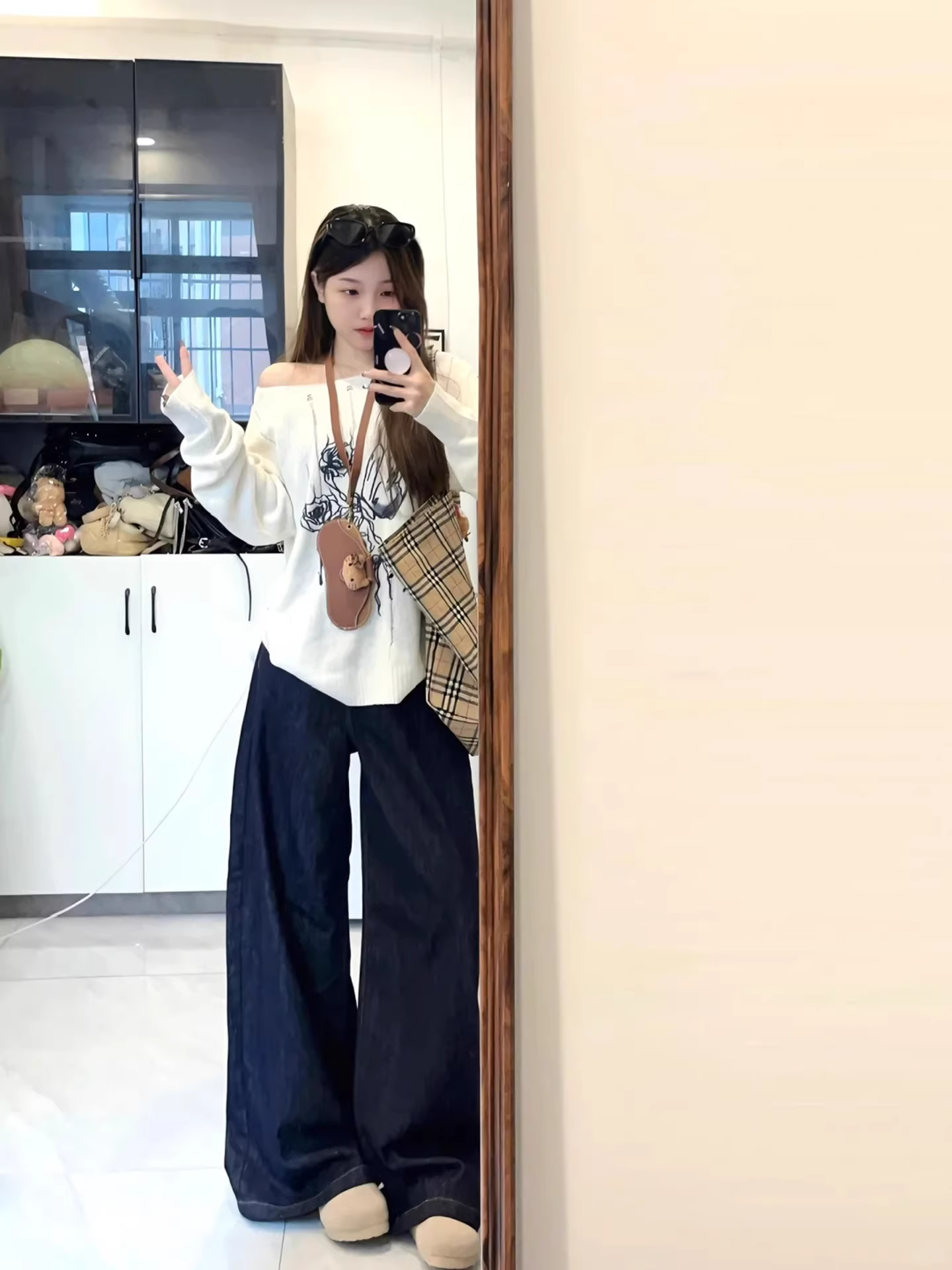 Quần jean ống rộng lưng cao màu xanh đậm dành cho nữ, kiểu dáng mùa thu mới, cỡ lớn, rộng rãi và mềm mại, quần dài thẳng dài đến sàn giúp thon gọn.