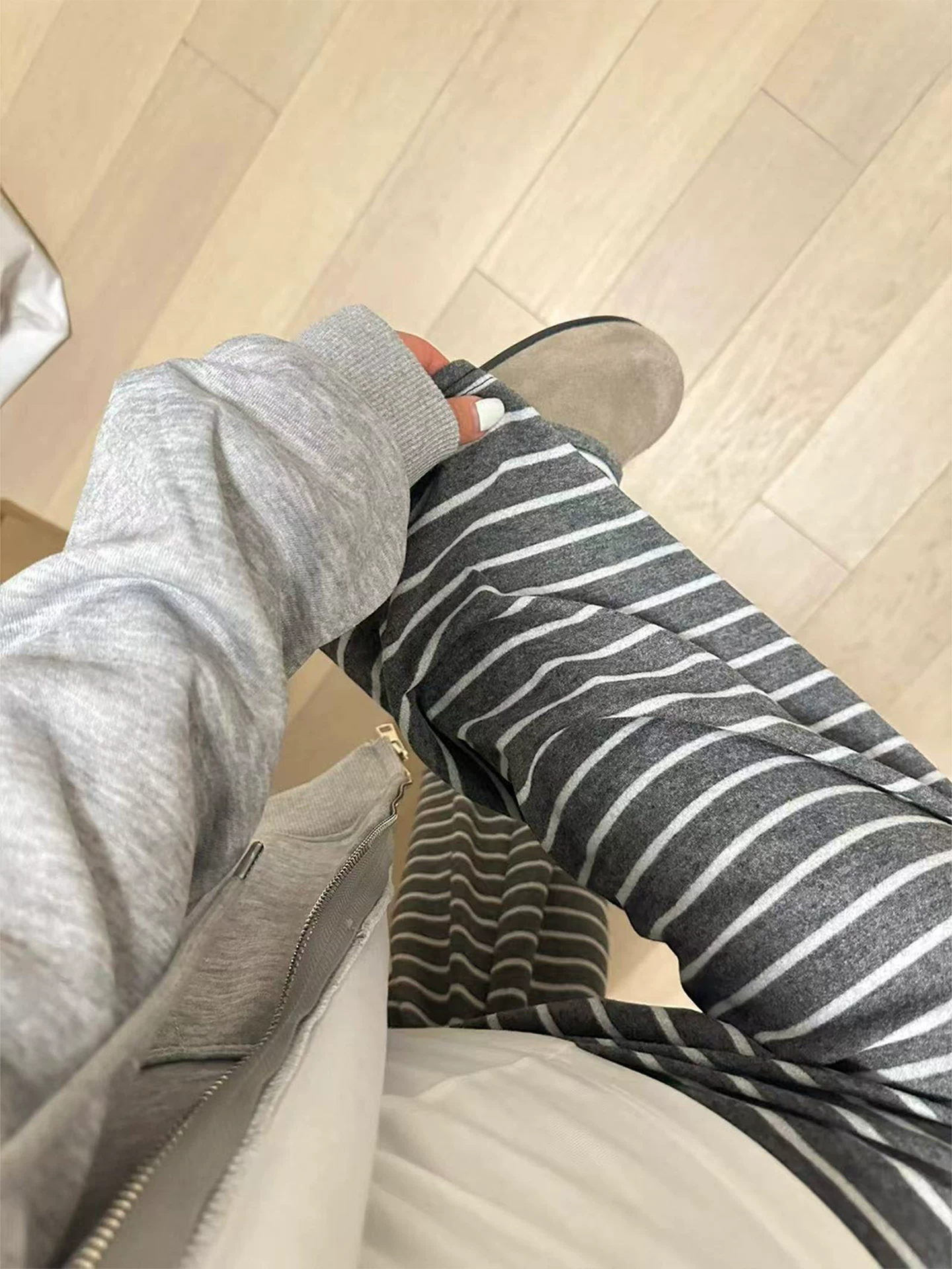 Quần ống rộng kẻ sọc thường ngày dành cho nữ, kiểu mới thu đông 2025, size lớn, cạp cao, rộng rãi, tôn dáng, chất liệu mềm mại, quần thường ngày
