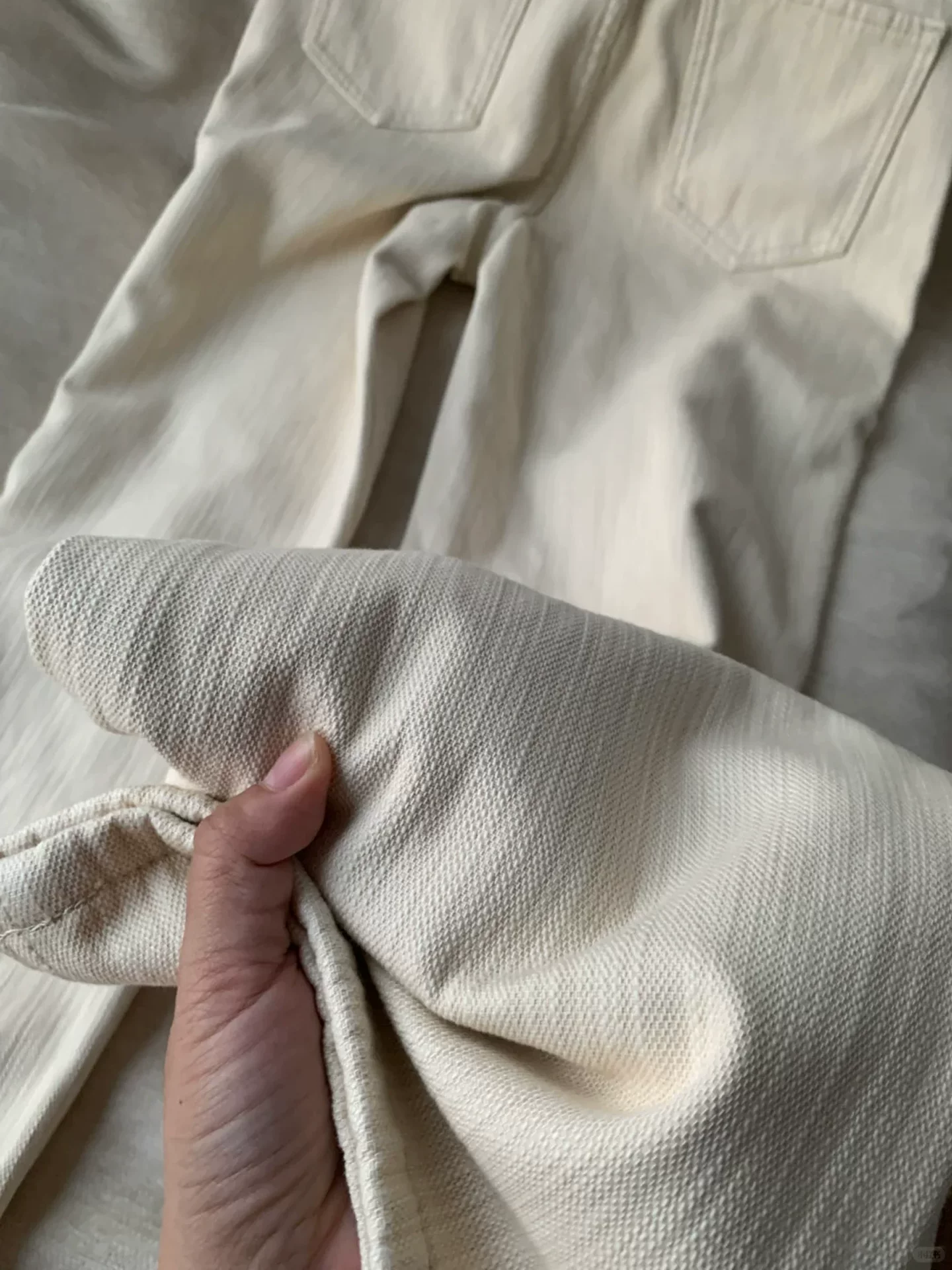 Quần jean ống đứng màu be dành cho nữ, mùa thu đông, lót lông cừu, dày, cỡ lớn, lưng cao, rộng, mềm mại, tôn dáng, quần ống rộng.