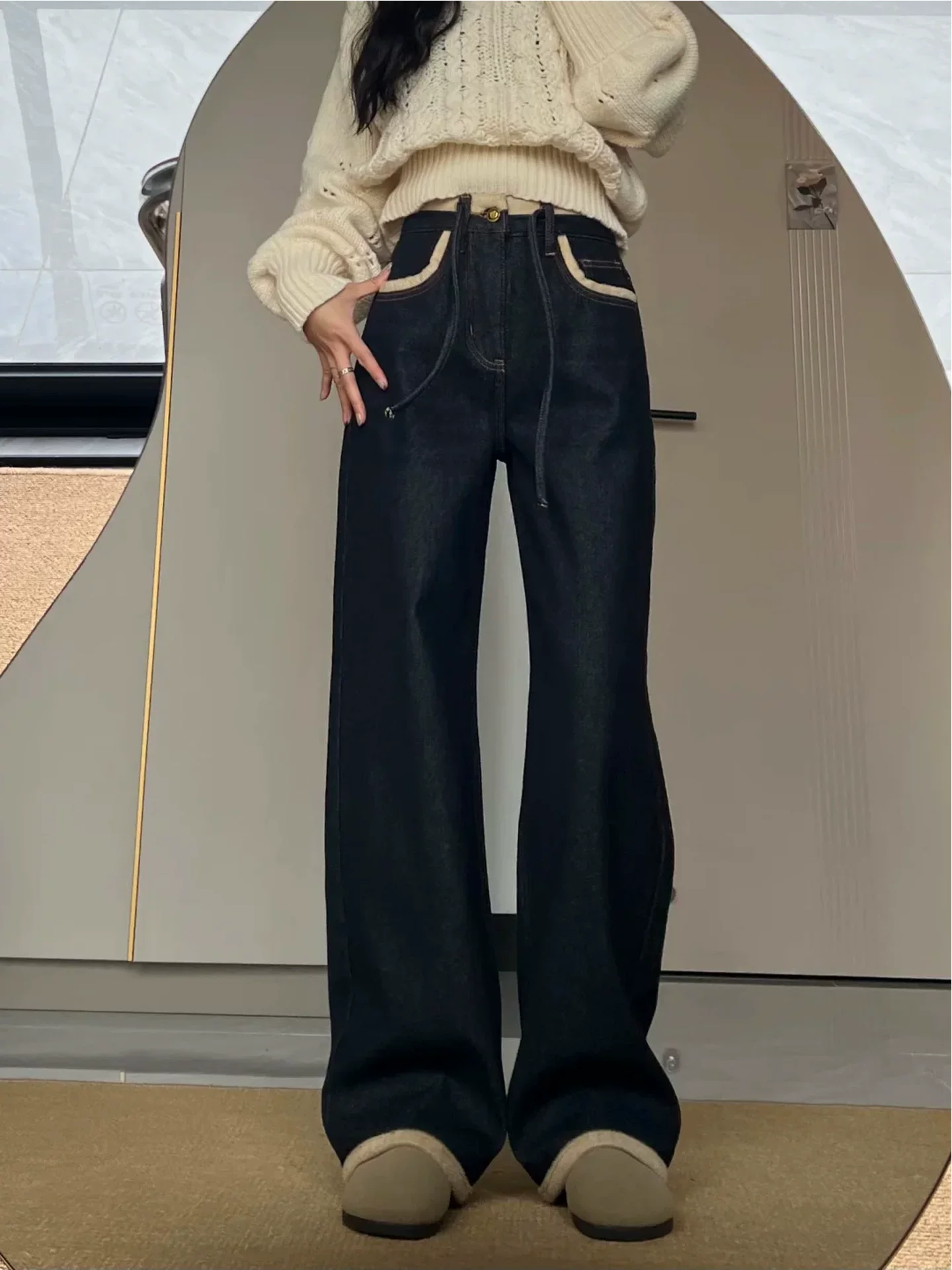 Quần jean nữ ống đứng dày, lót lông cừu màu xanh đậm, mùa đông 2025, size lớn, cạp cao, dáng rộng, tôn dáng, quần ống rộng.