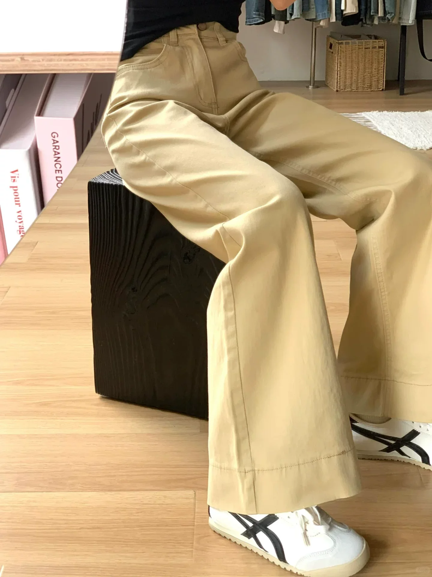 Quần jeans kaki dáng loe nữ, thu đông 2025, size lớn, cạp cao, rộng rãi, tôn dáng, không bó sát, kiểu chuông